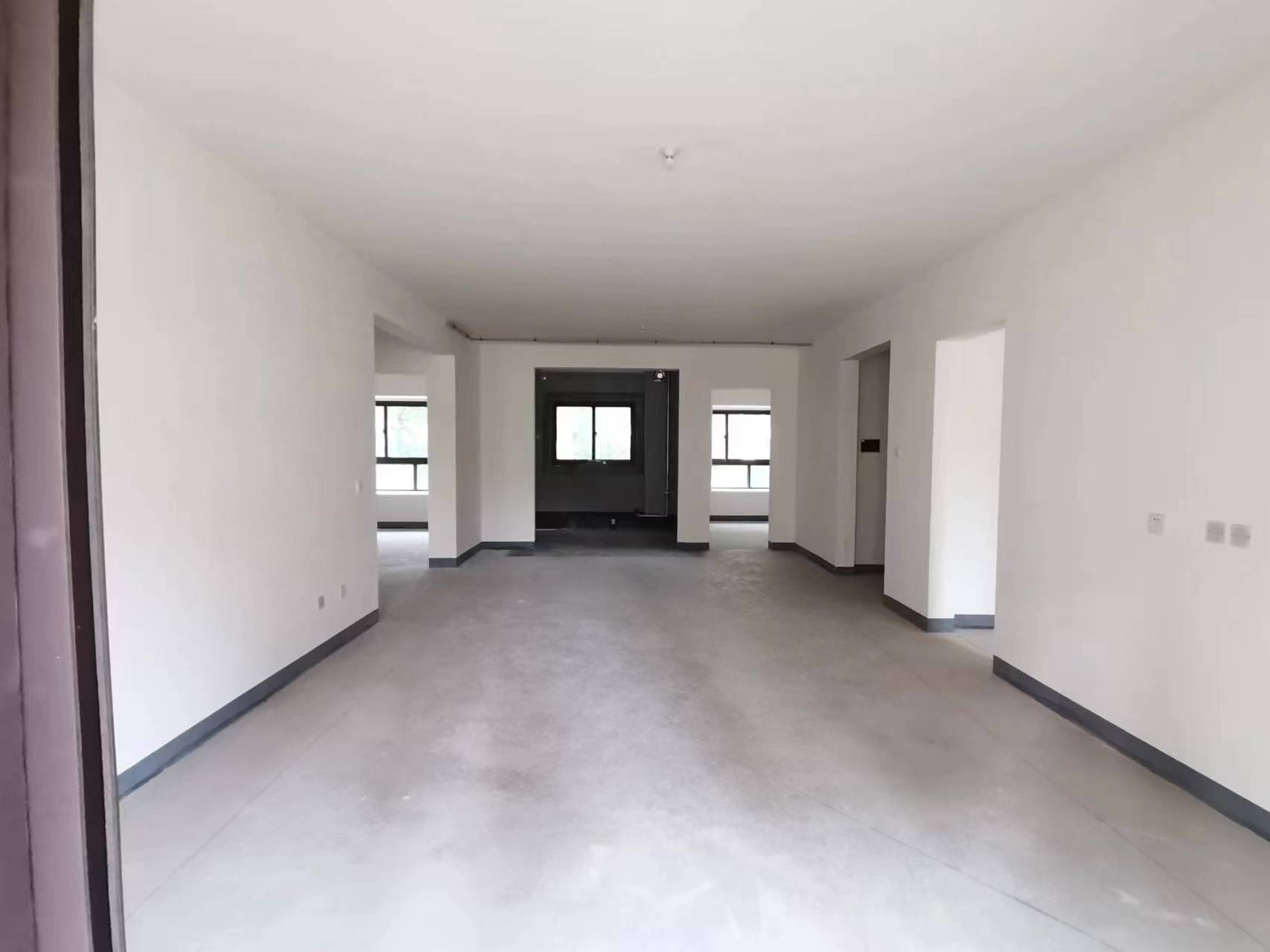 金溪漫花园 4室2厅2卫 142m²