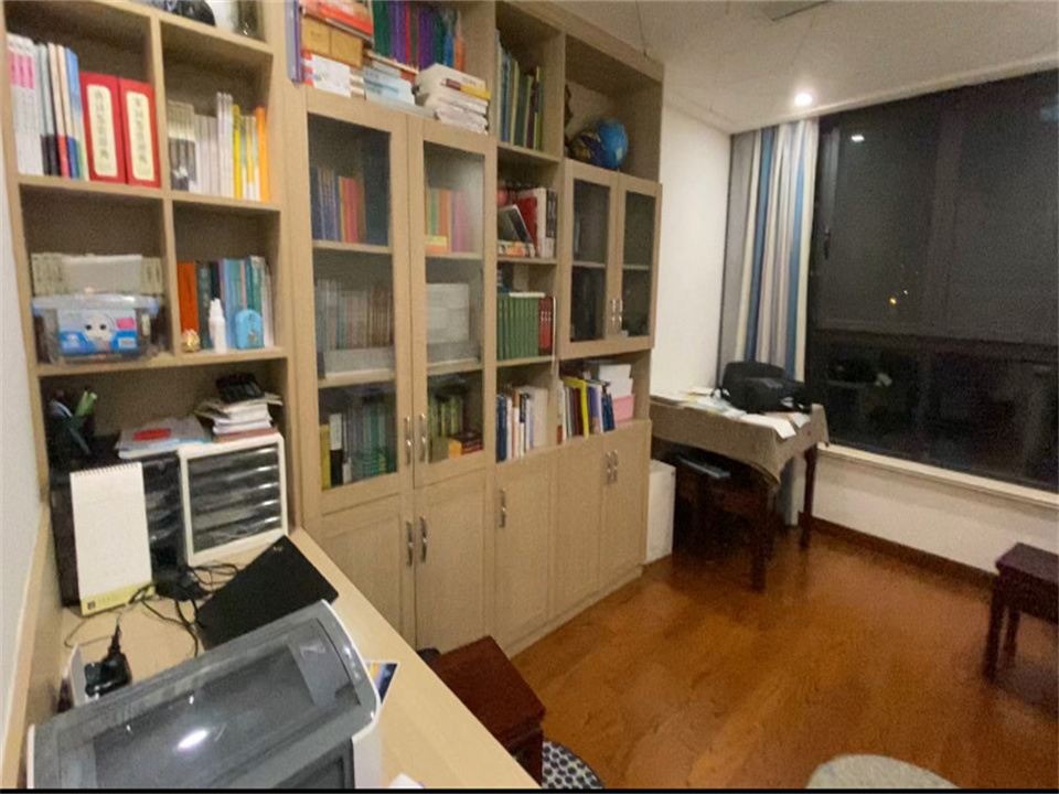 万濠星城 4室2厅2卫 166m&sup2;