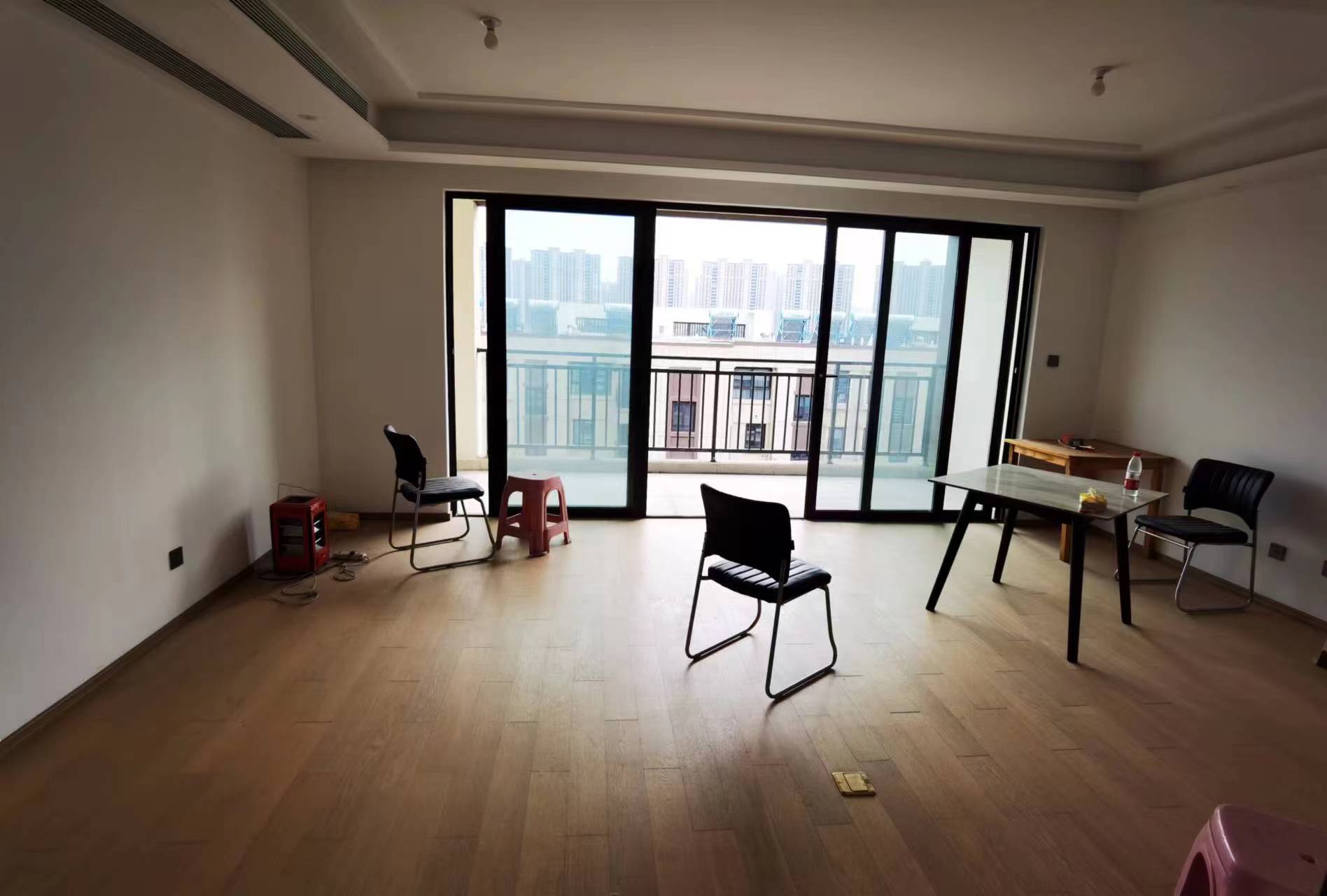 春风南岸东园 4室2厅3卫 167m&sup2;