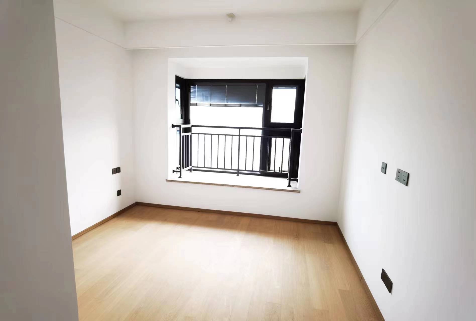 春风南岸东园 4室2厅3卫 167m&sup2;