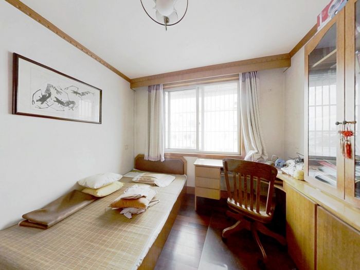 外滩小区 3室2厅1卫 111m&sup2;