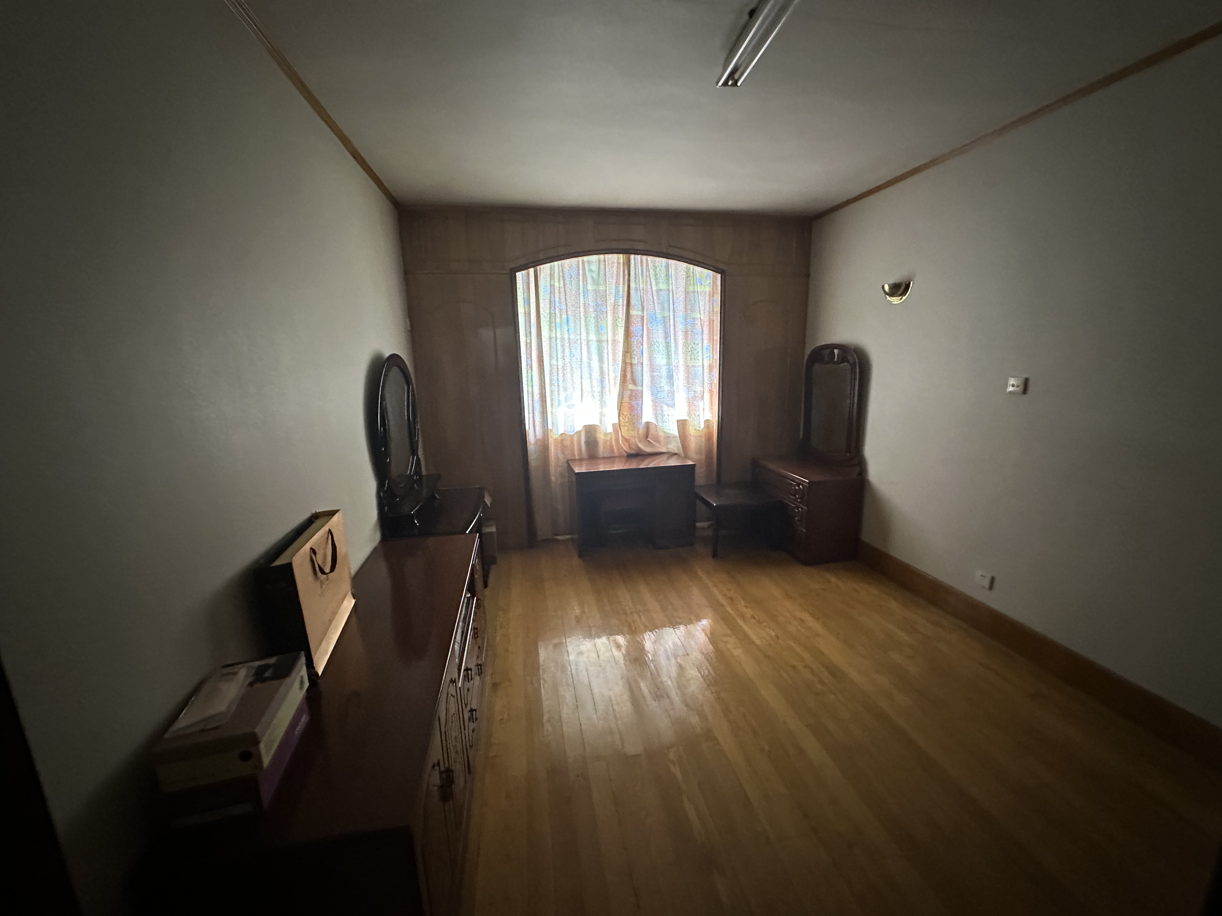 八角亭小区 3室2厅2卫 125.00m&sup2;