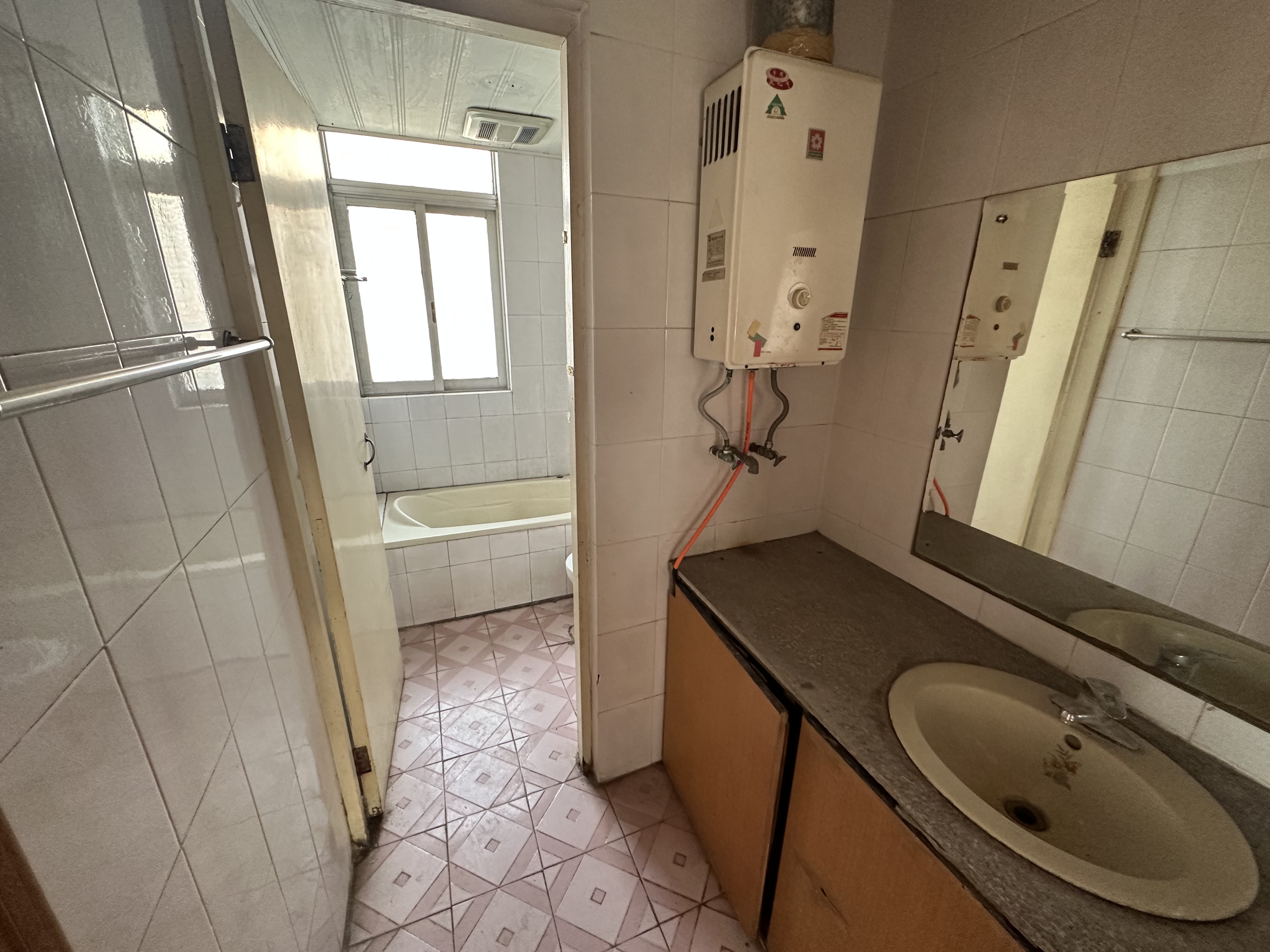 八角亭小区 3室2厅1卫 95.06m²