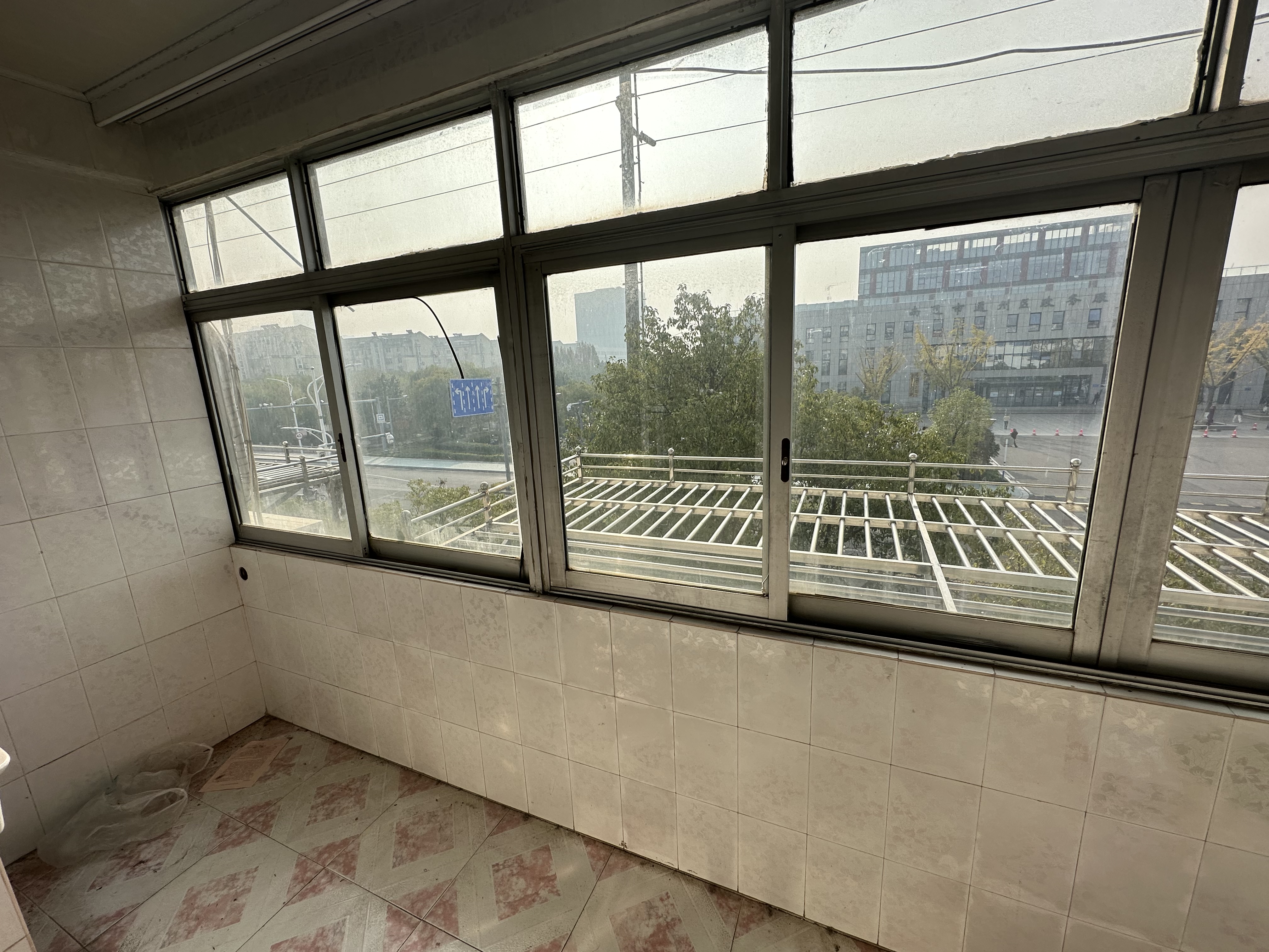 八角亭小区 3室2厅1卫 95.06m²