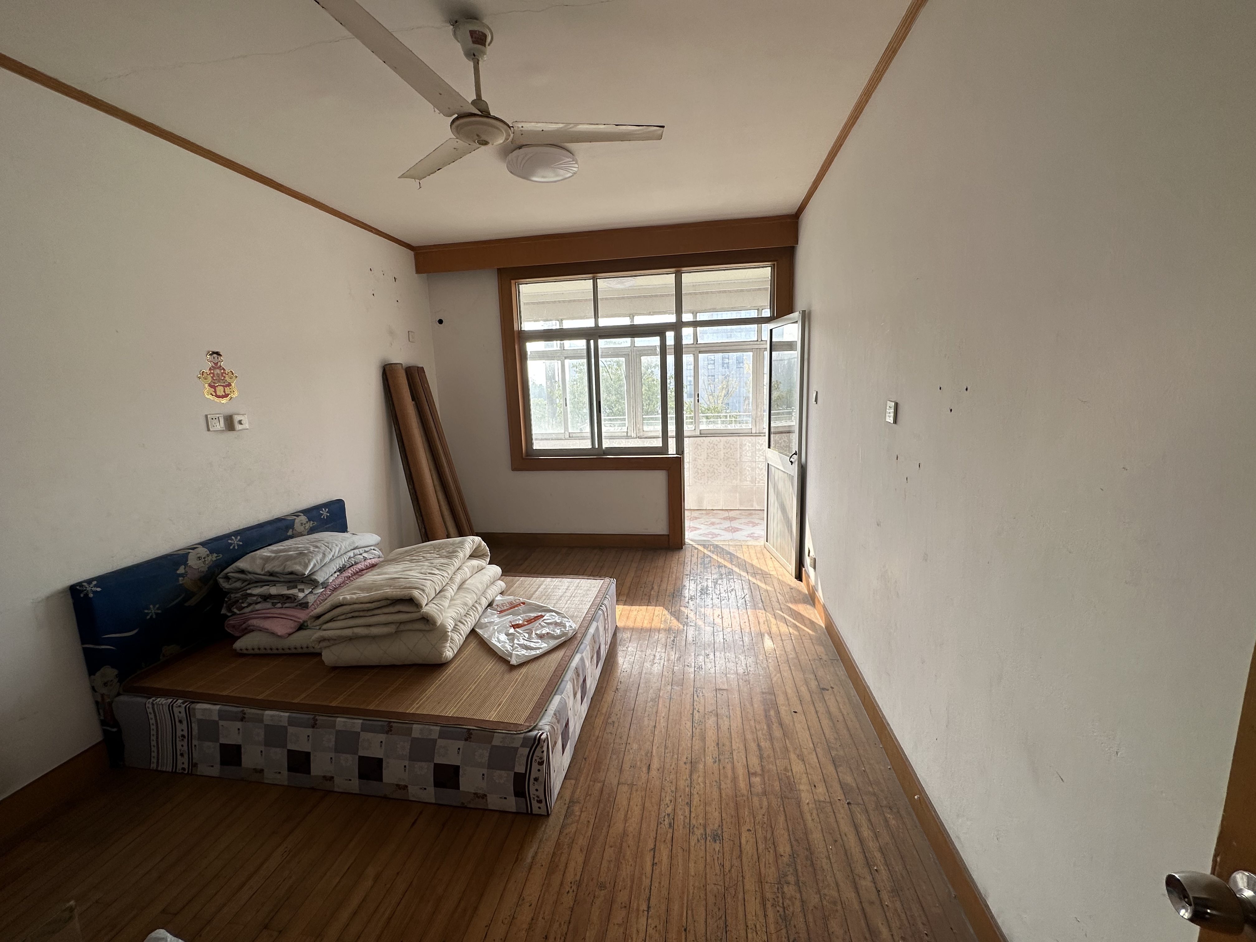 八角亭小区 3室2厅1卫 95.06m²