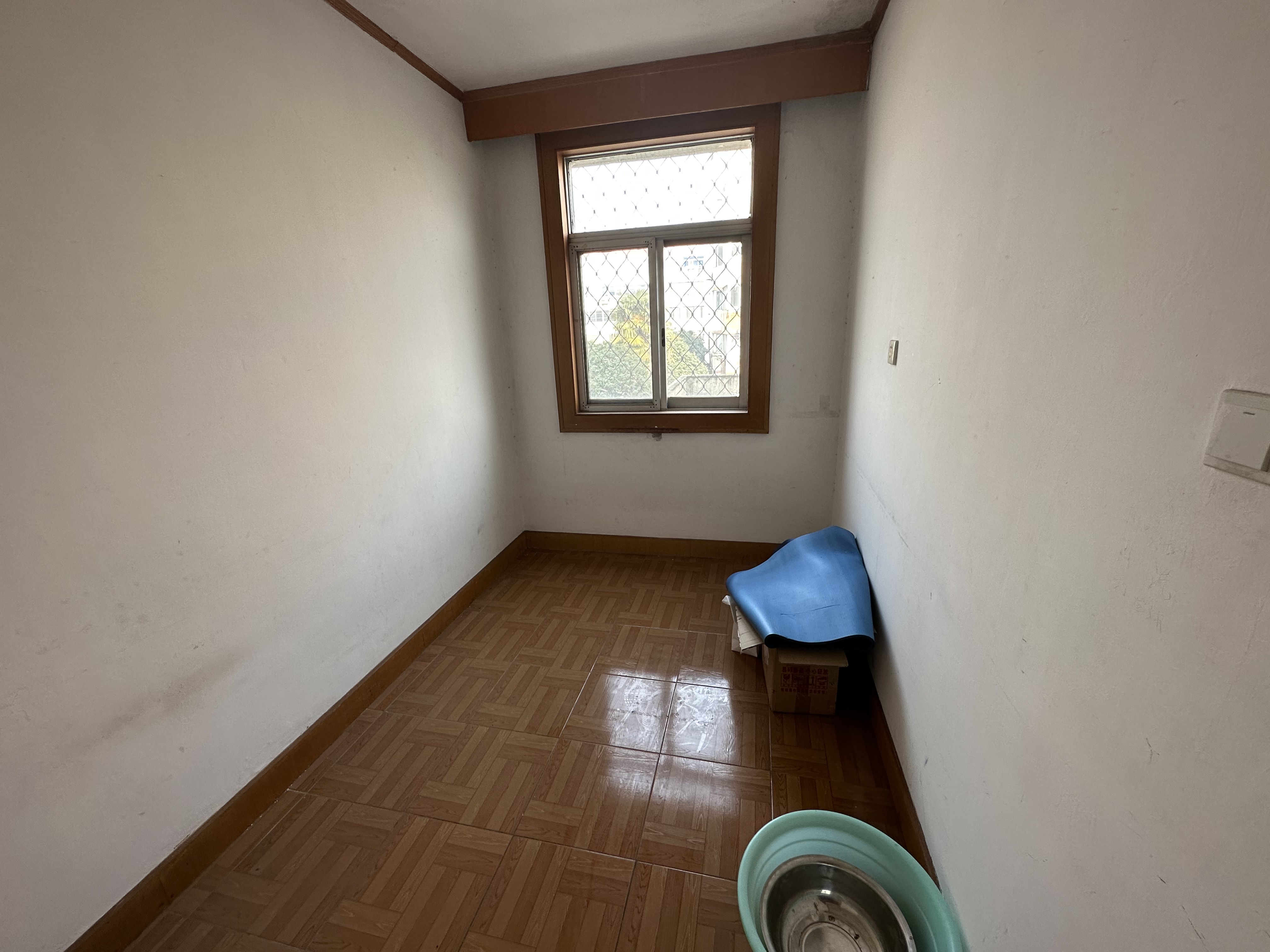 八角亭小区 3室2厅1卫 95.06m²