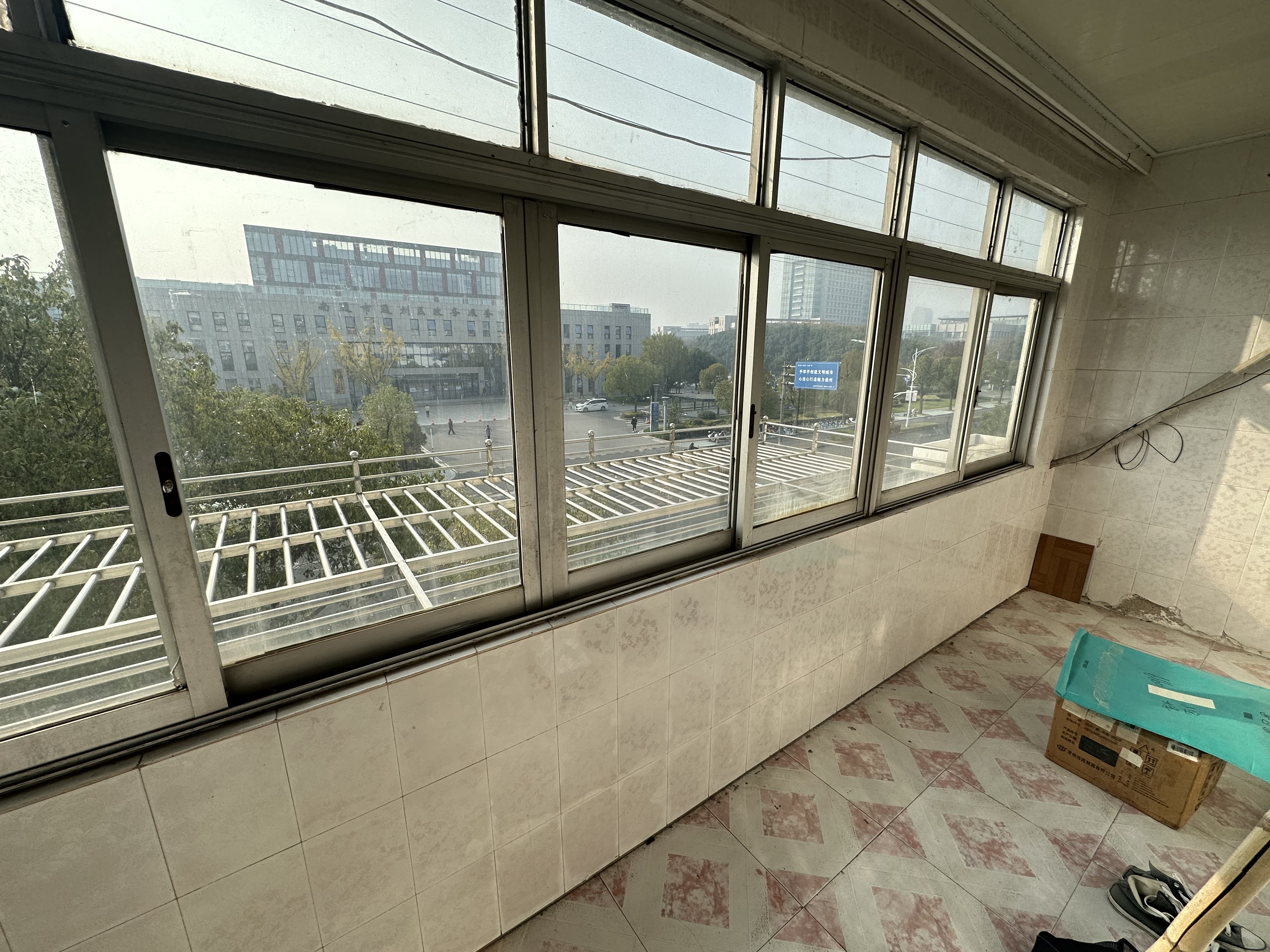 八角亭小区 3室2厅1卫 95.06m²
