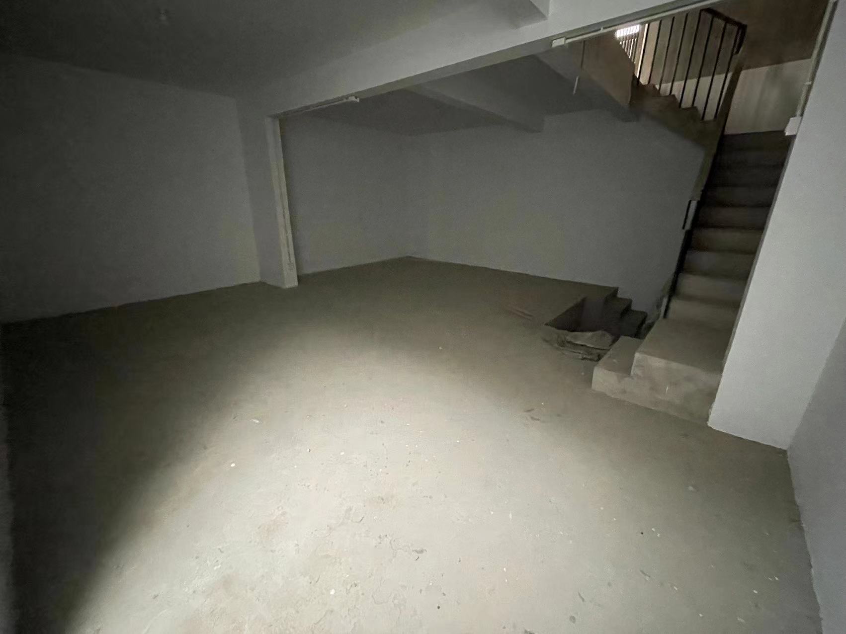 中兴兰溪荟 5室2厅4卫 175m²