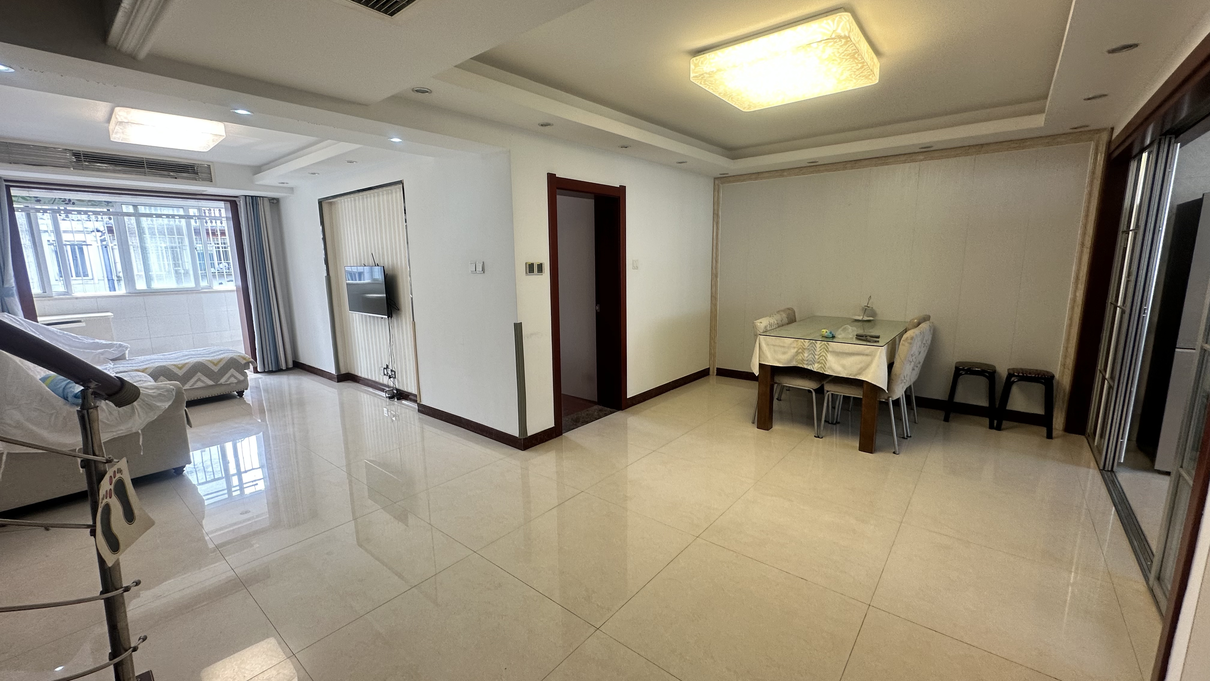 金辉花园 3室2厅2卫 140m&sup2;