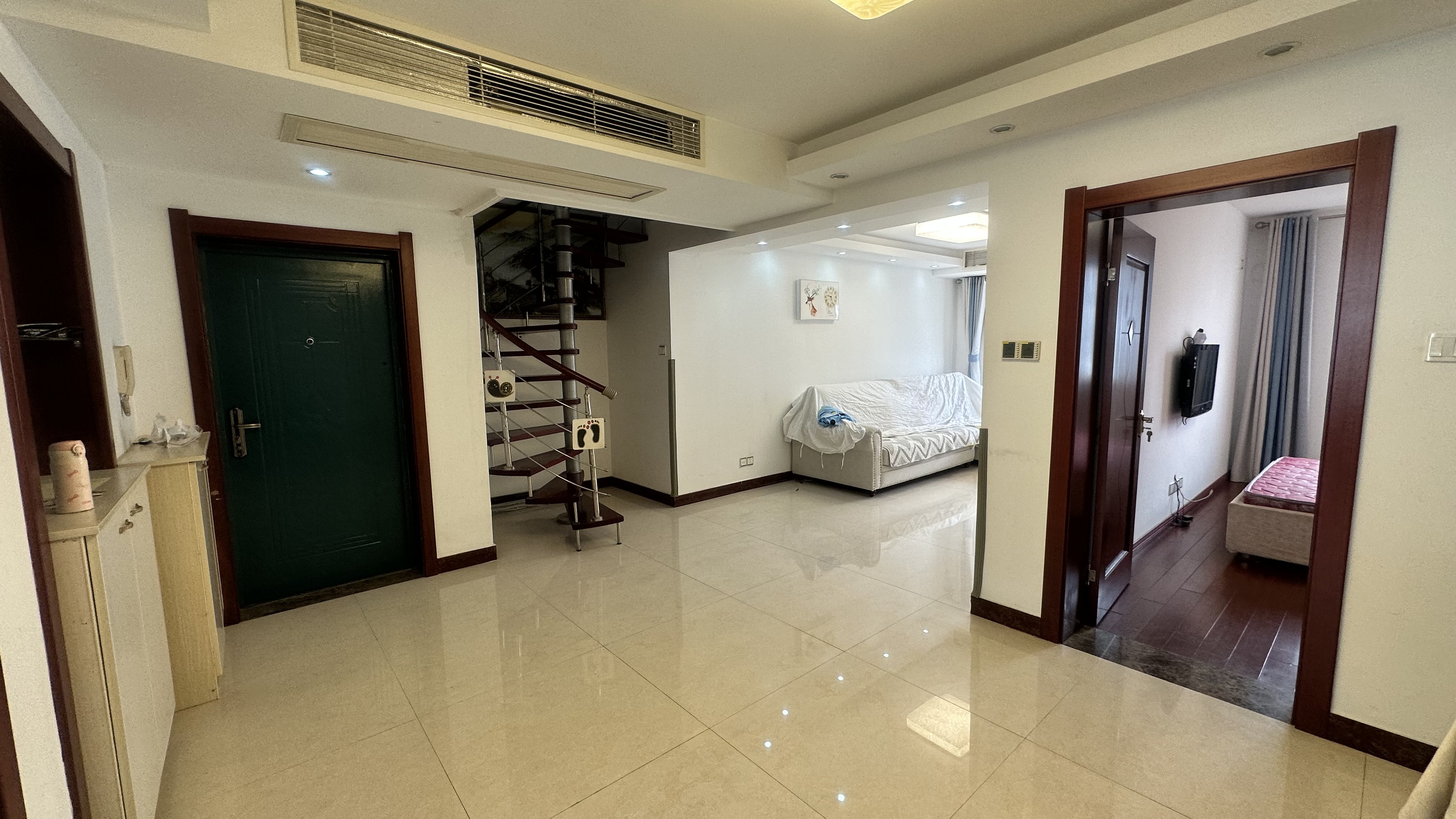 金辉花园 3室2厅2卫 140m&sup2;
