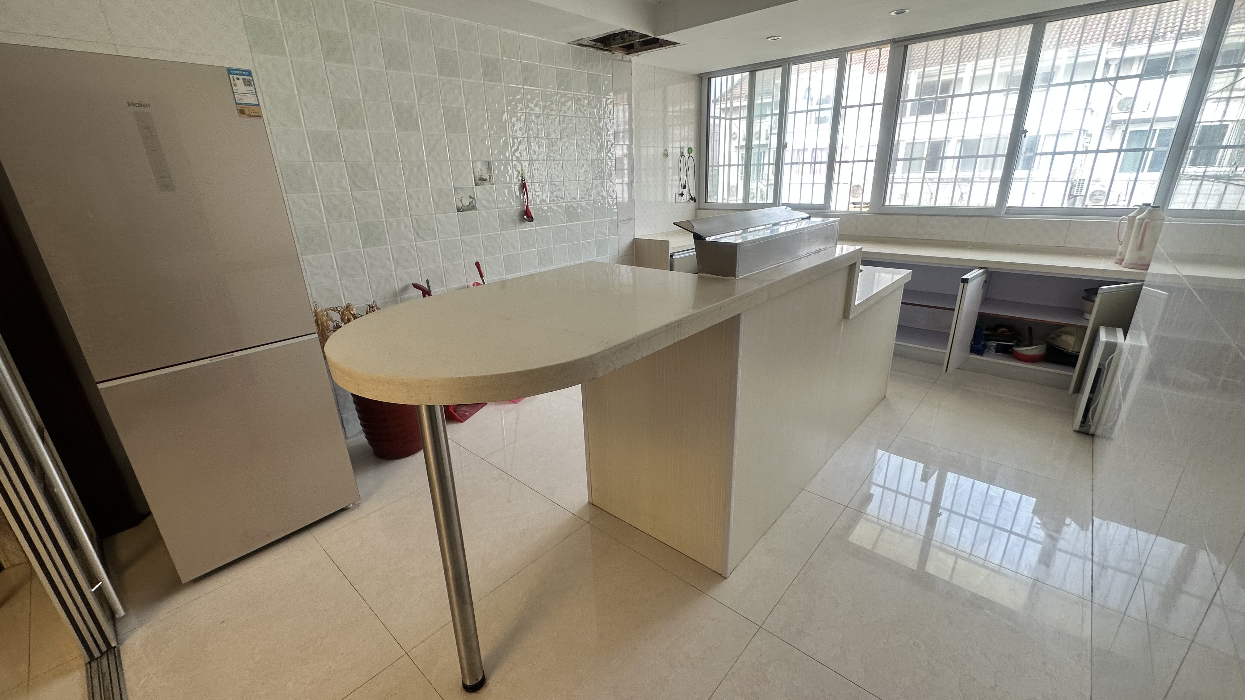 金辉花园 3室2厅2卫 140m&sup2;