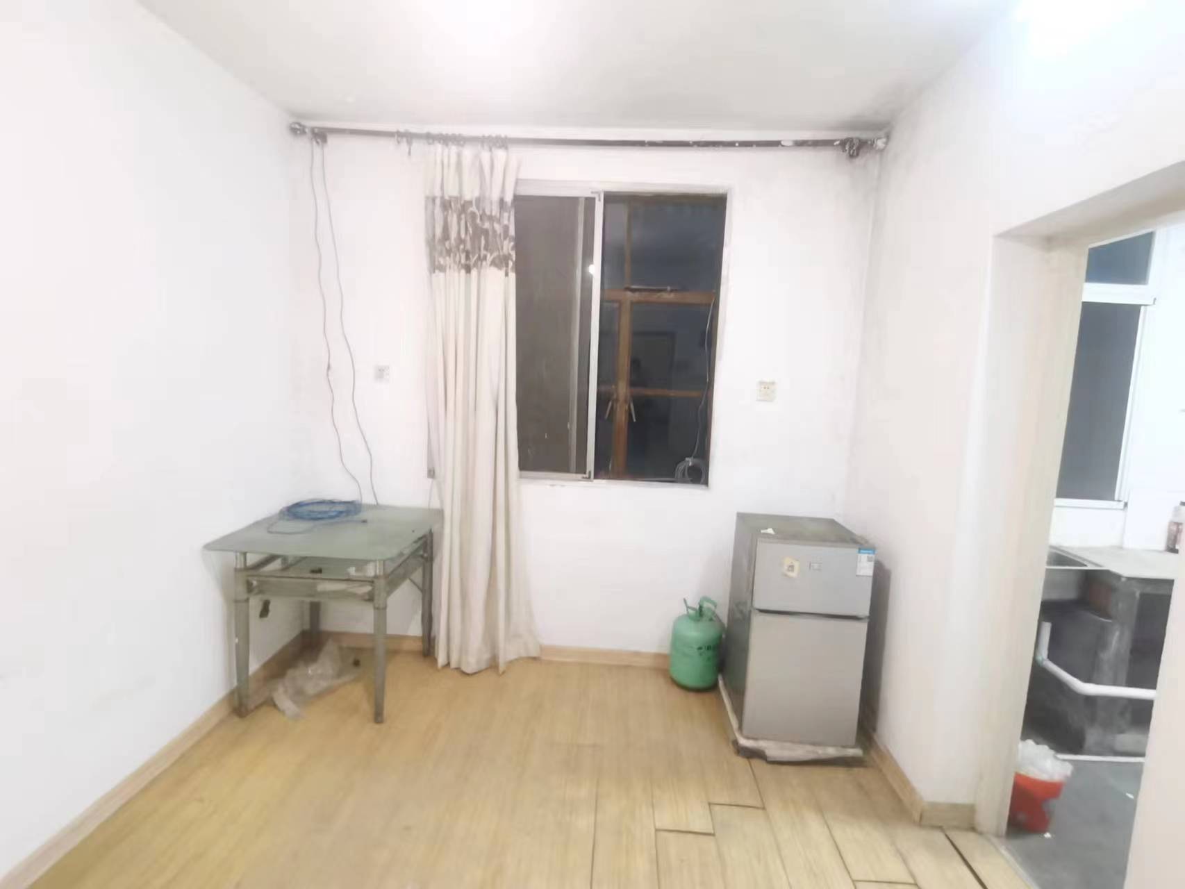 海港新村 1室1厅1卫 47m&sup2;