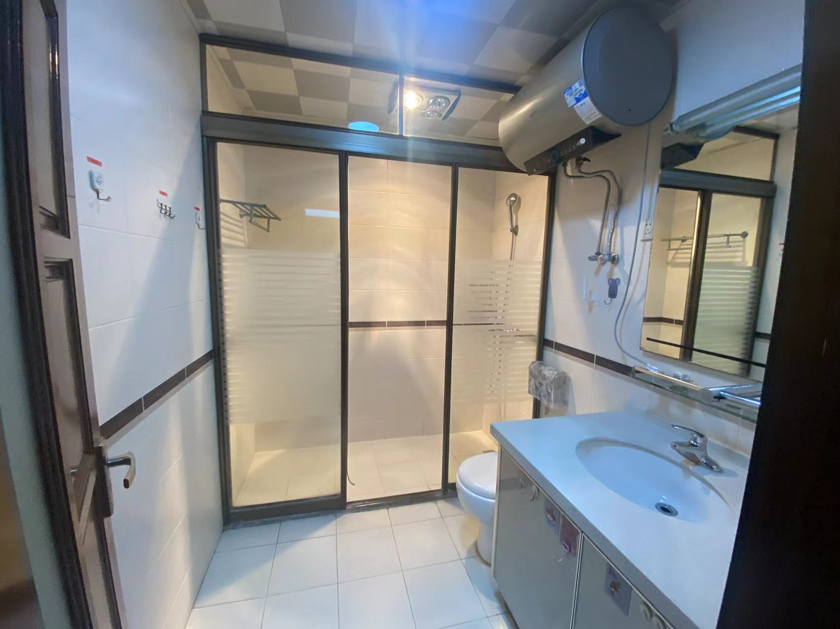 爱玛花苑 3室2厅1卫 135m&sup2;