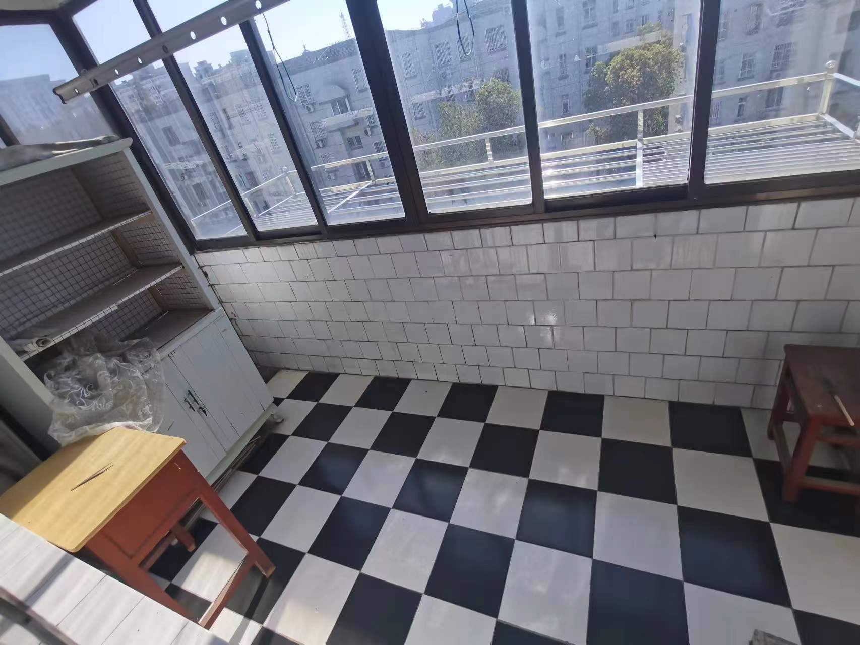 银花苑 4室1厅2卫 113m&sup2;