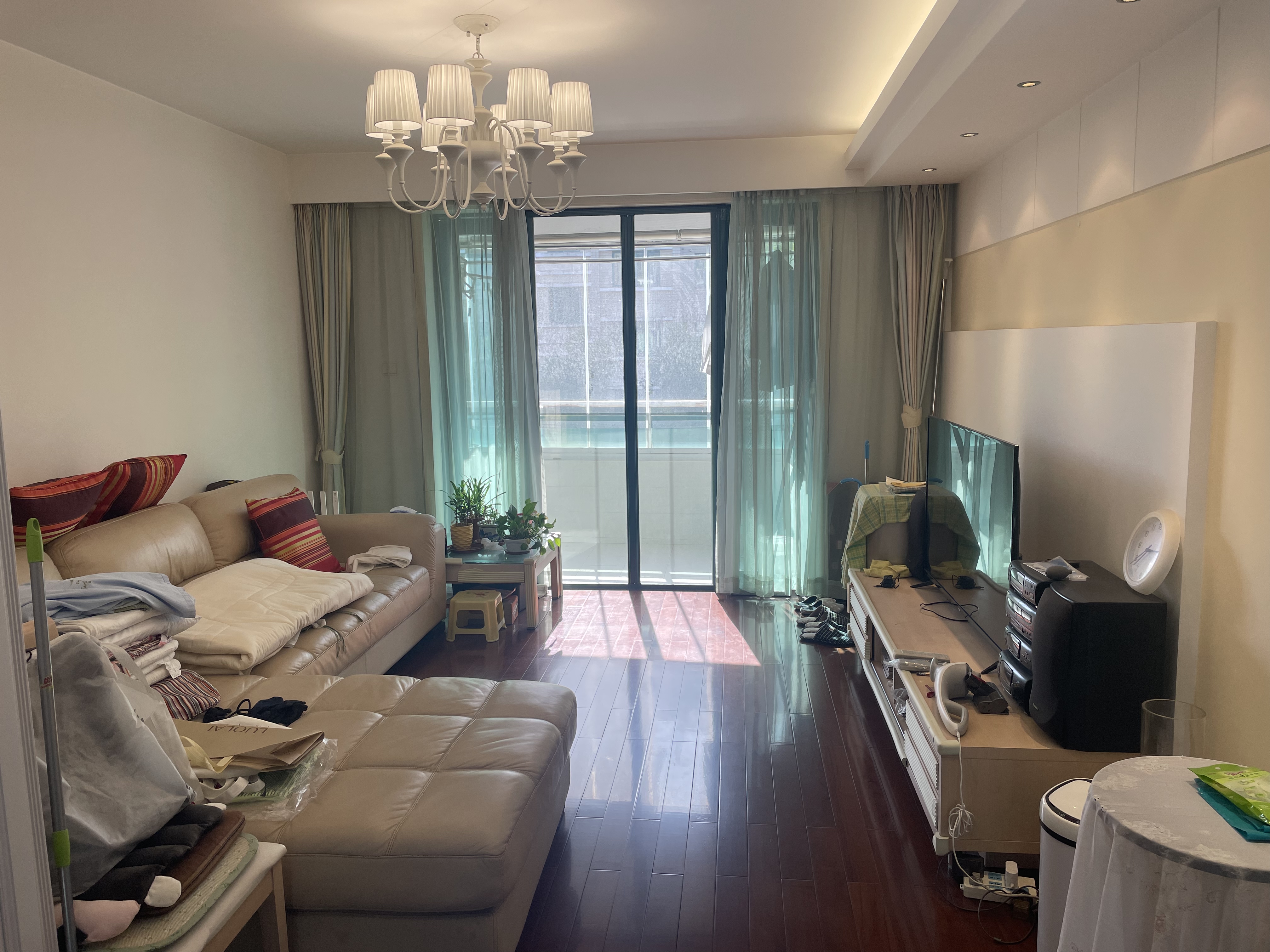 都市华城 3室2厅2卫 140.00m&sup2;