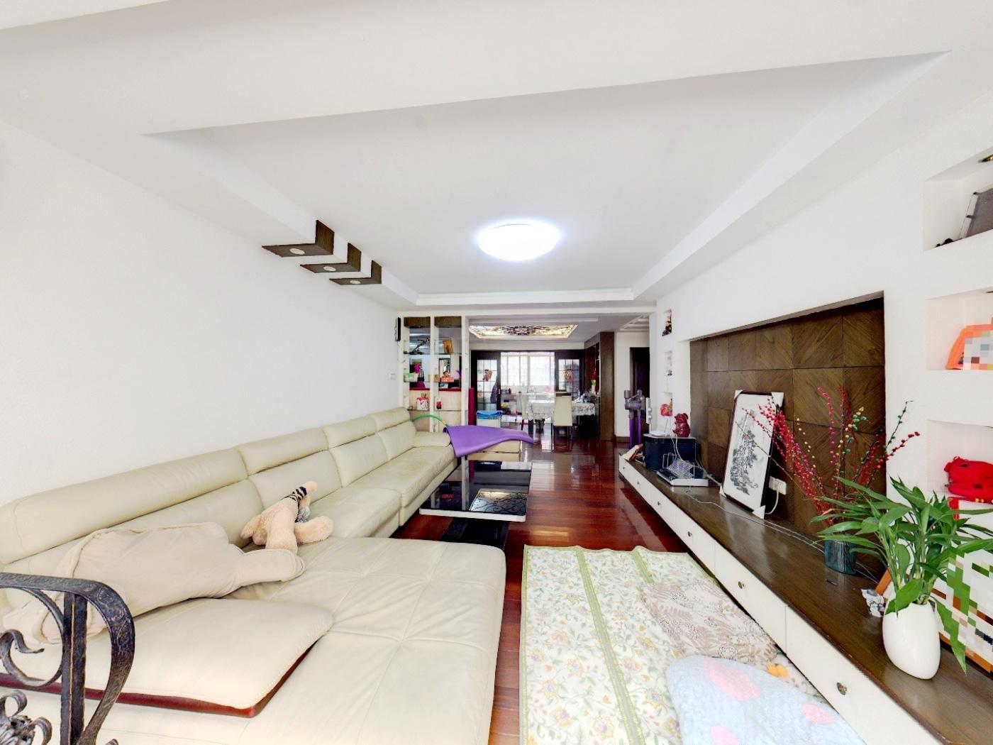 和兴花苑 3室2厅2卫 135.80m&sup2;