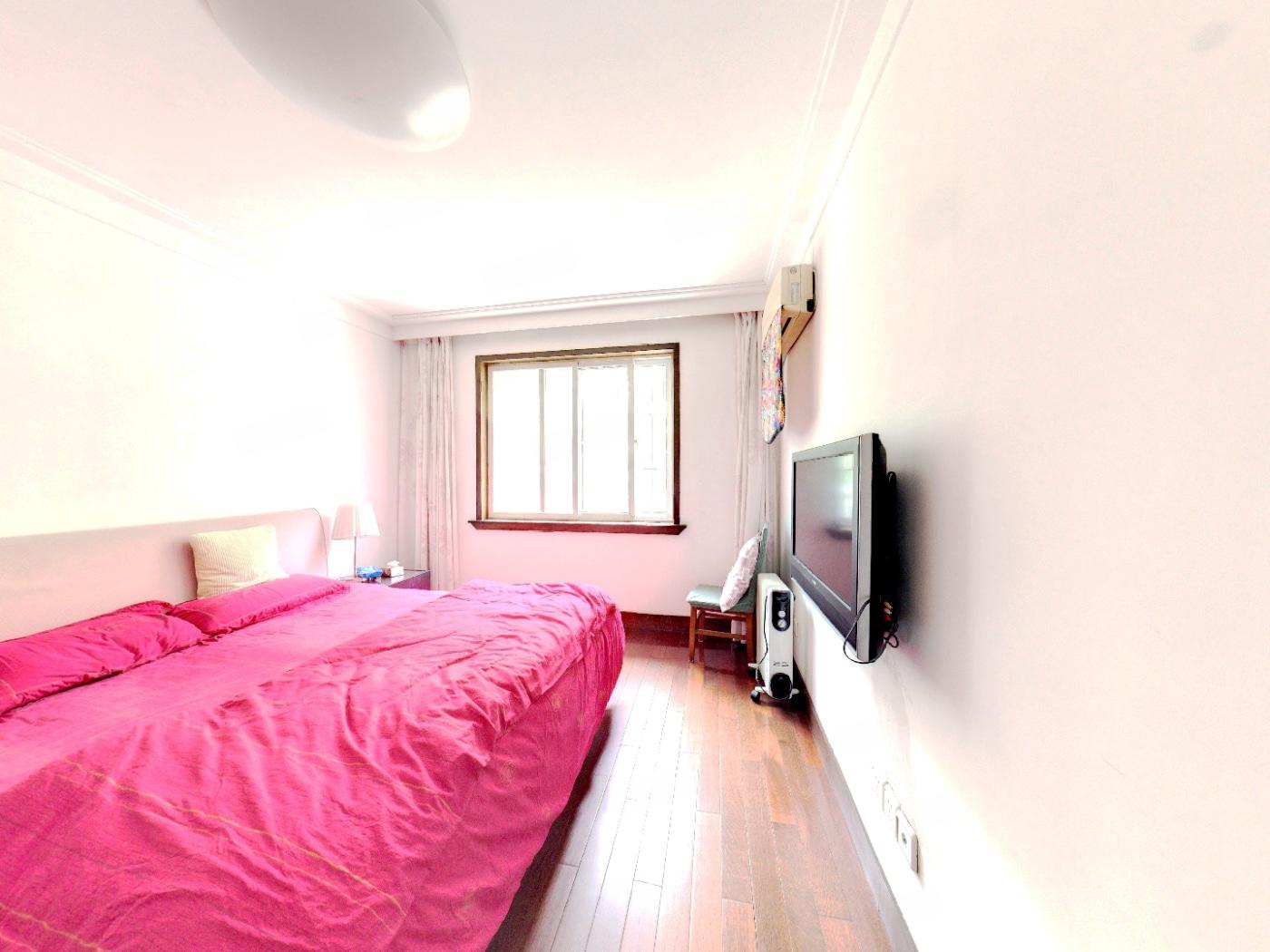 和兴花苑 3室2厅2卫 135.80m&sup2;