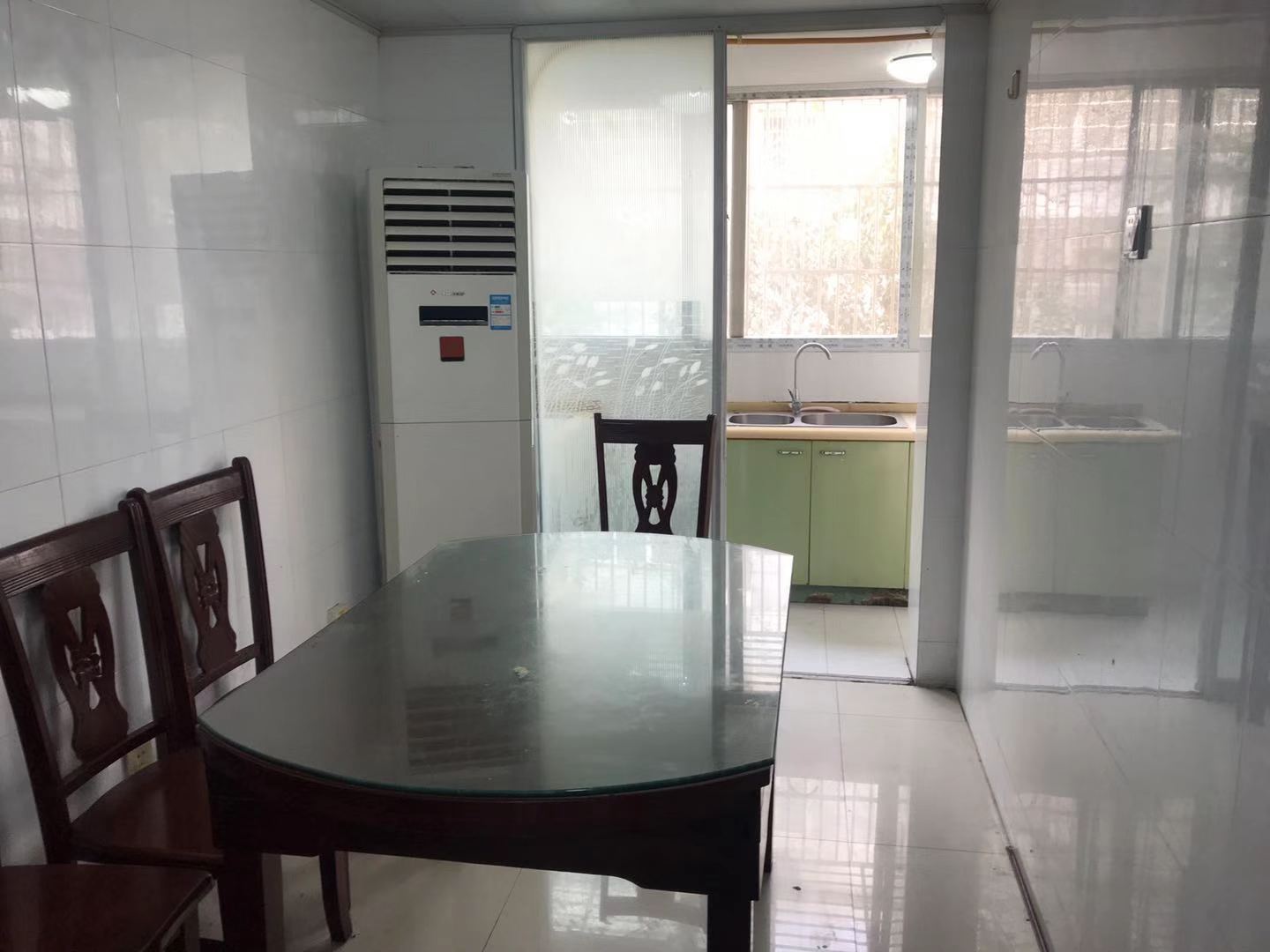 虹桥新苑 3室2厅1卫 109.27m²