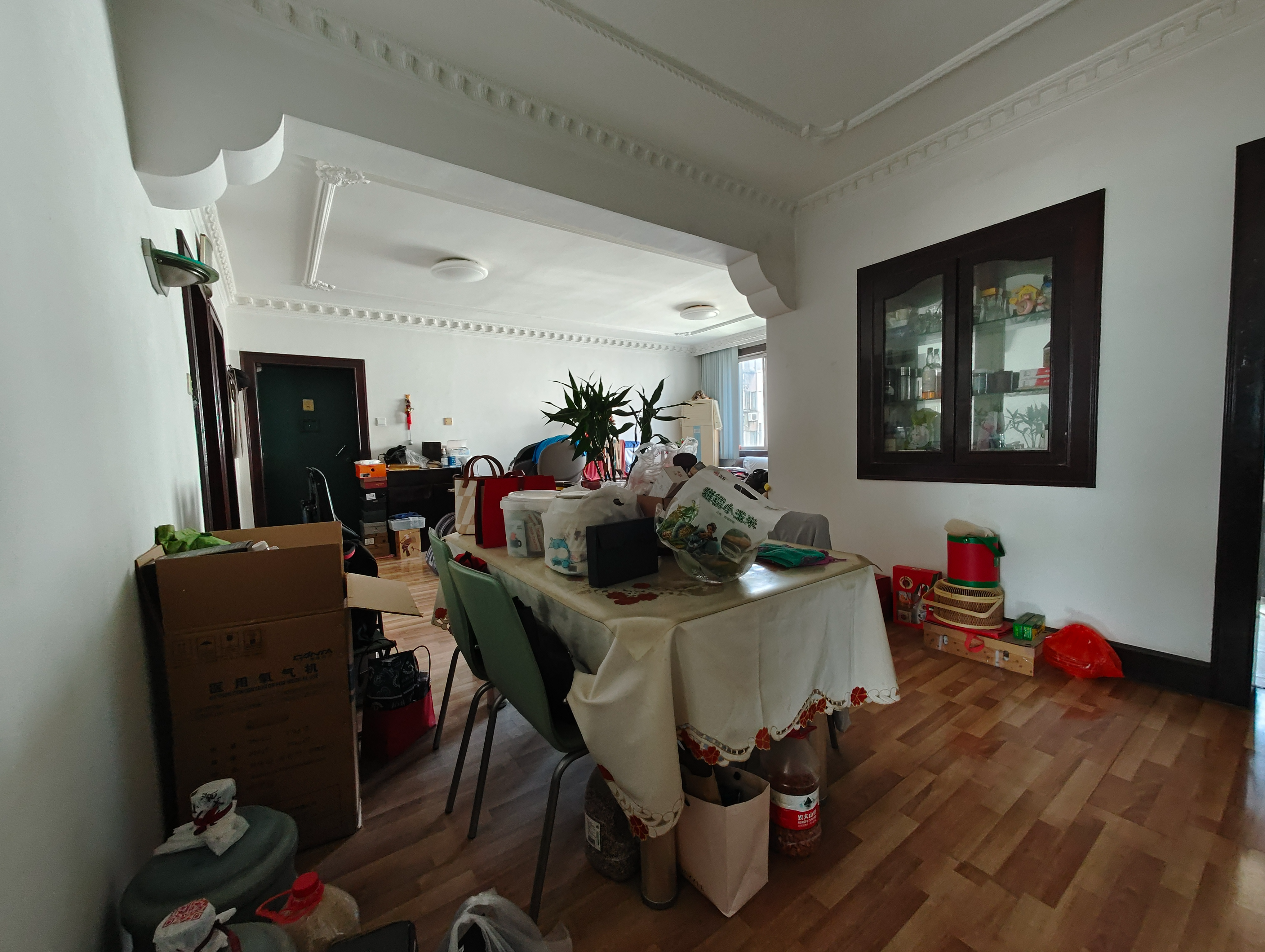 新海通花园 3室2厅2卫 130.47m²