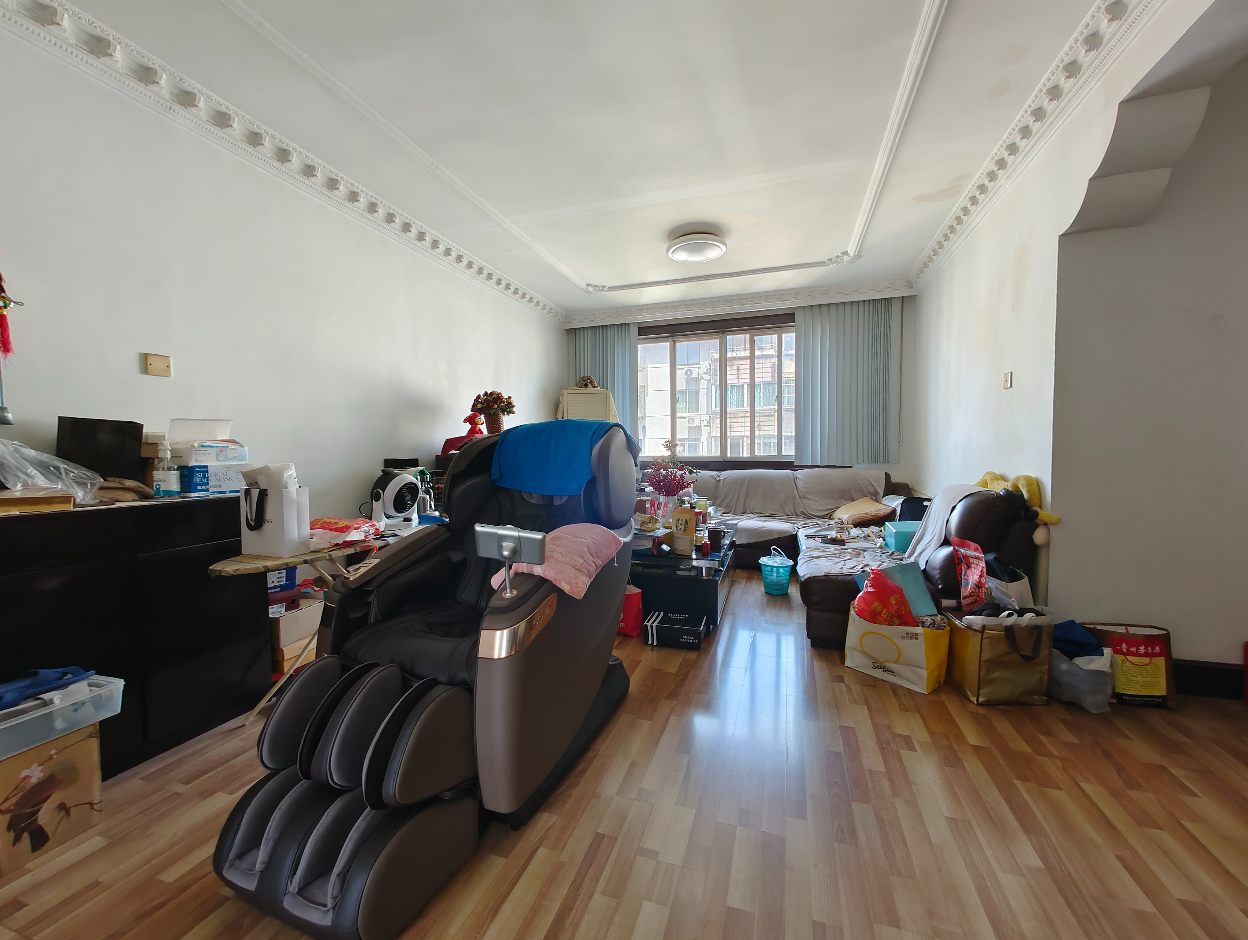 新海通花园 3室2厅2卫 130.47m&sup2;