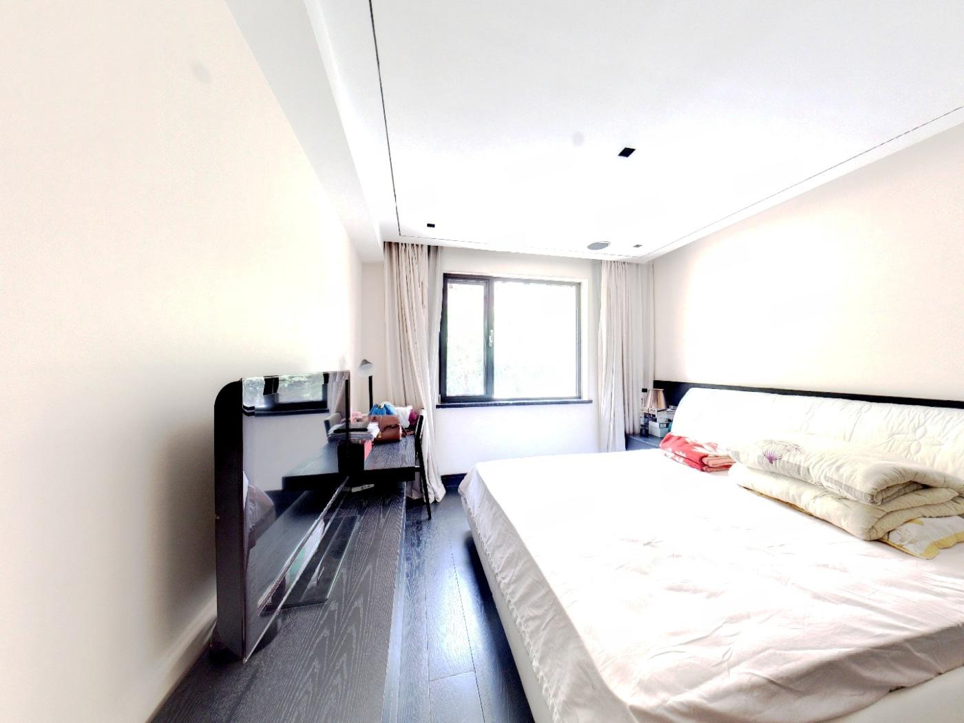 和兴花苑 3室2厅2卫 138.22m&sup2;