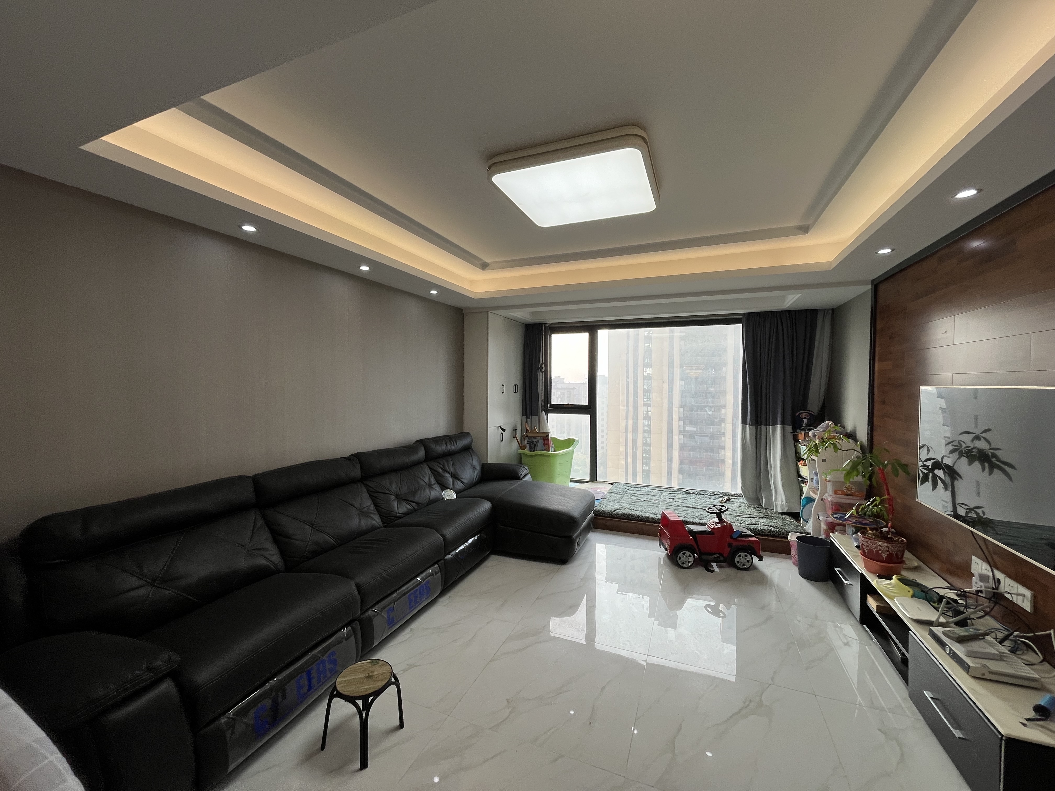 万达华府 4室2厅2卫 140m²