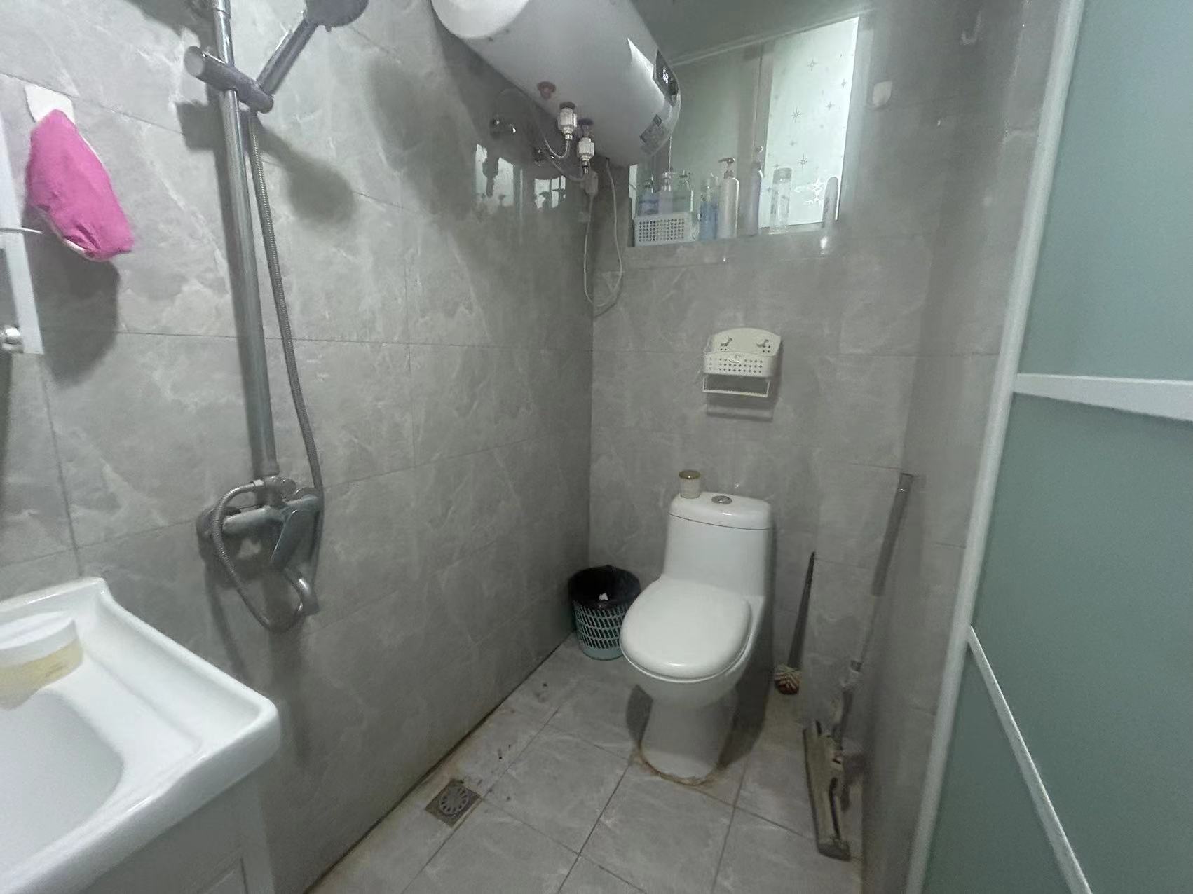虹桥新村(朝霞路) 2室1厅1卫 56m&sup2;