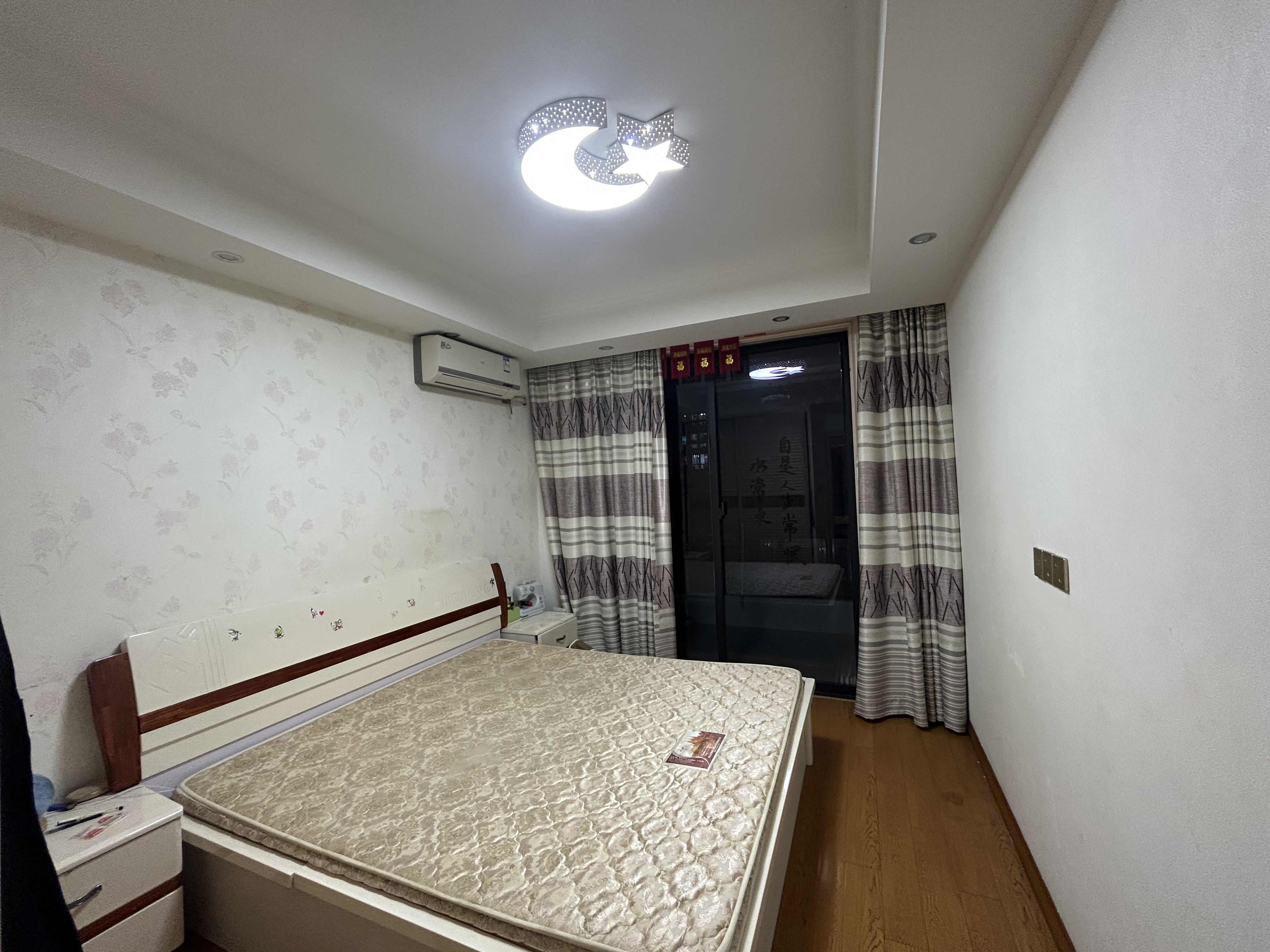 融悦华庭 3室2厅2卫 129m&sup2;