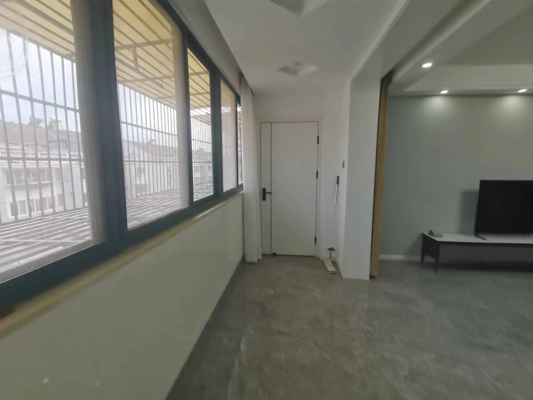 金辉花园 3室2厅1卫 131m&sup2;