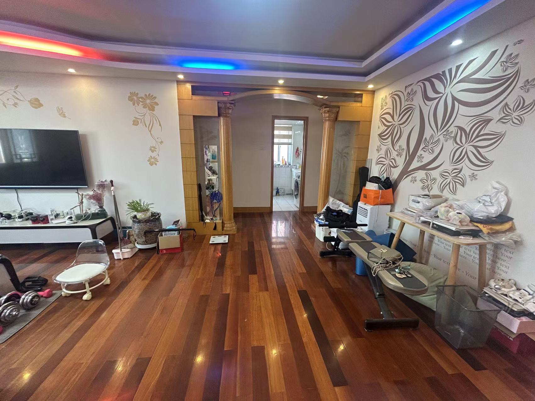 阳光花园 3室2厅1卫 128m&sup2;