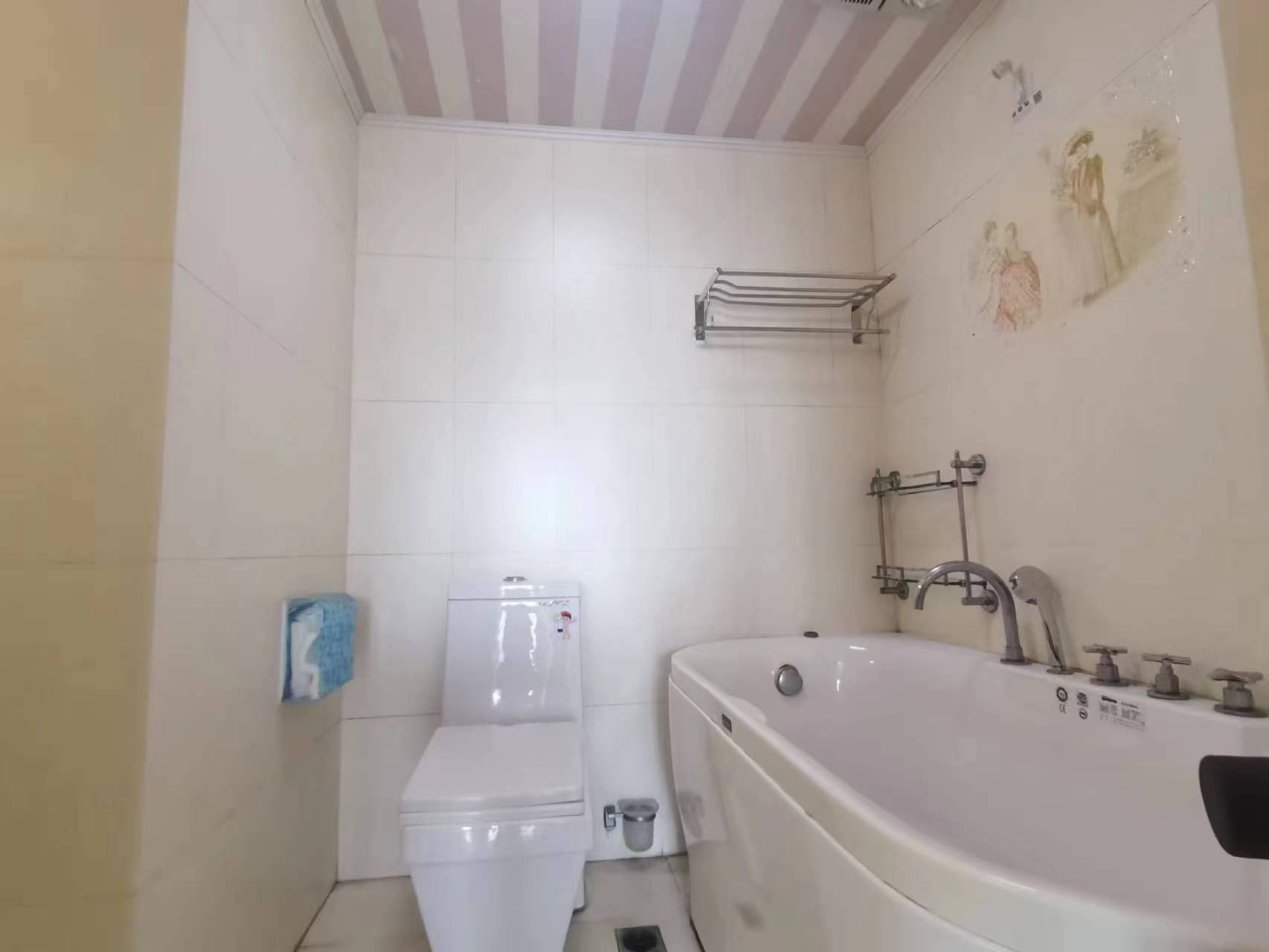 凤凰莱茵苑 3室2厅2卫 149m&sup2;