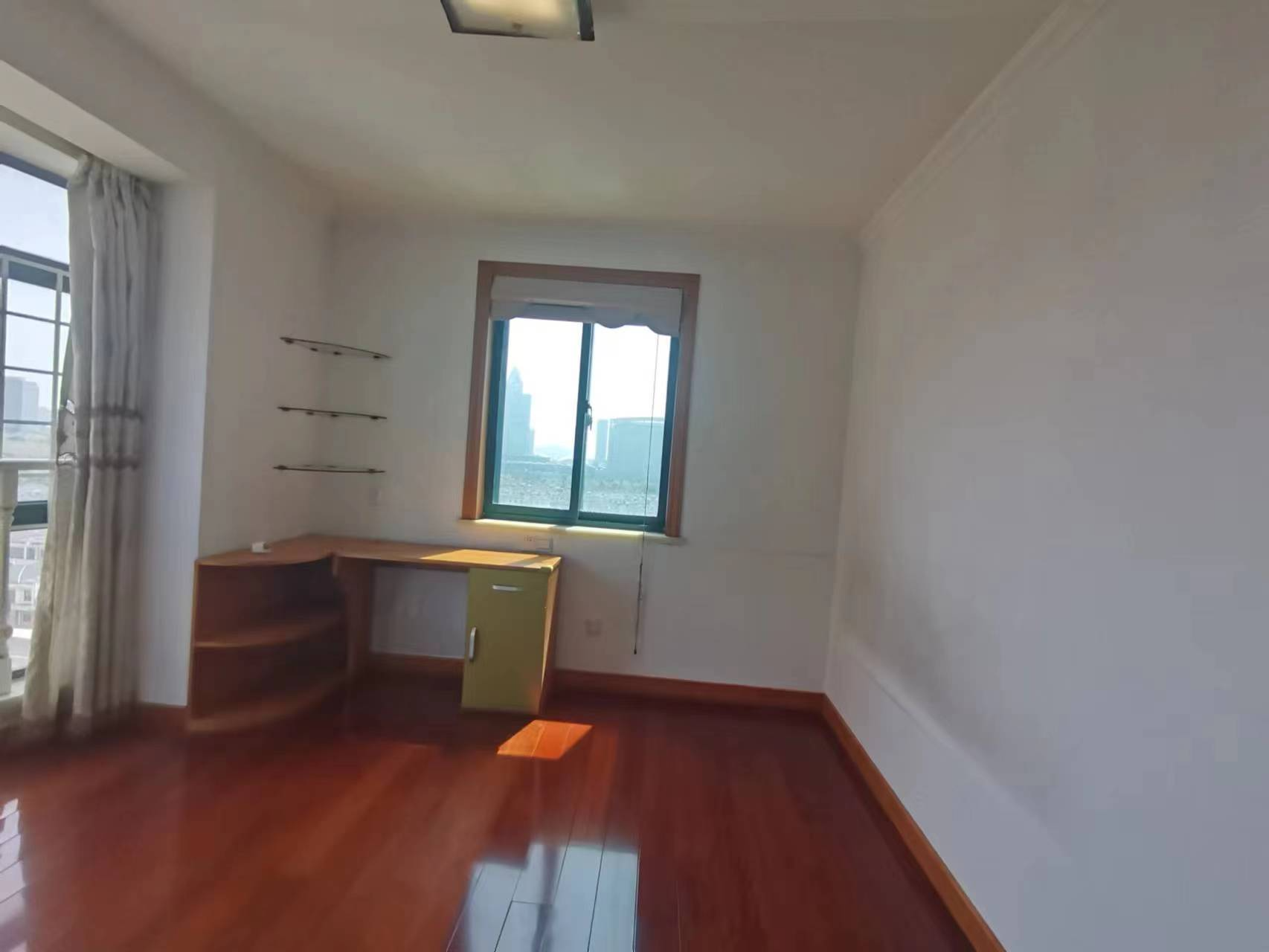 凤凰莱茵苑 3室2厅2卫 149m&sup2;
