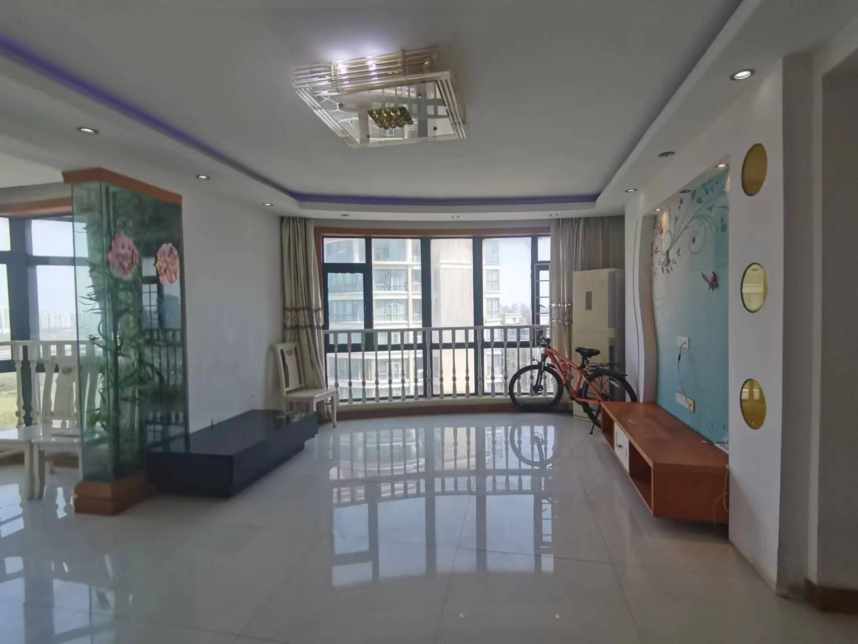 凤凰莱茵苑 3室2厅2卫 149m&sup2;