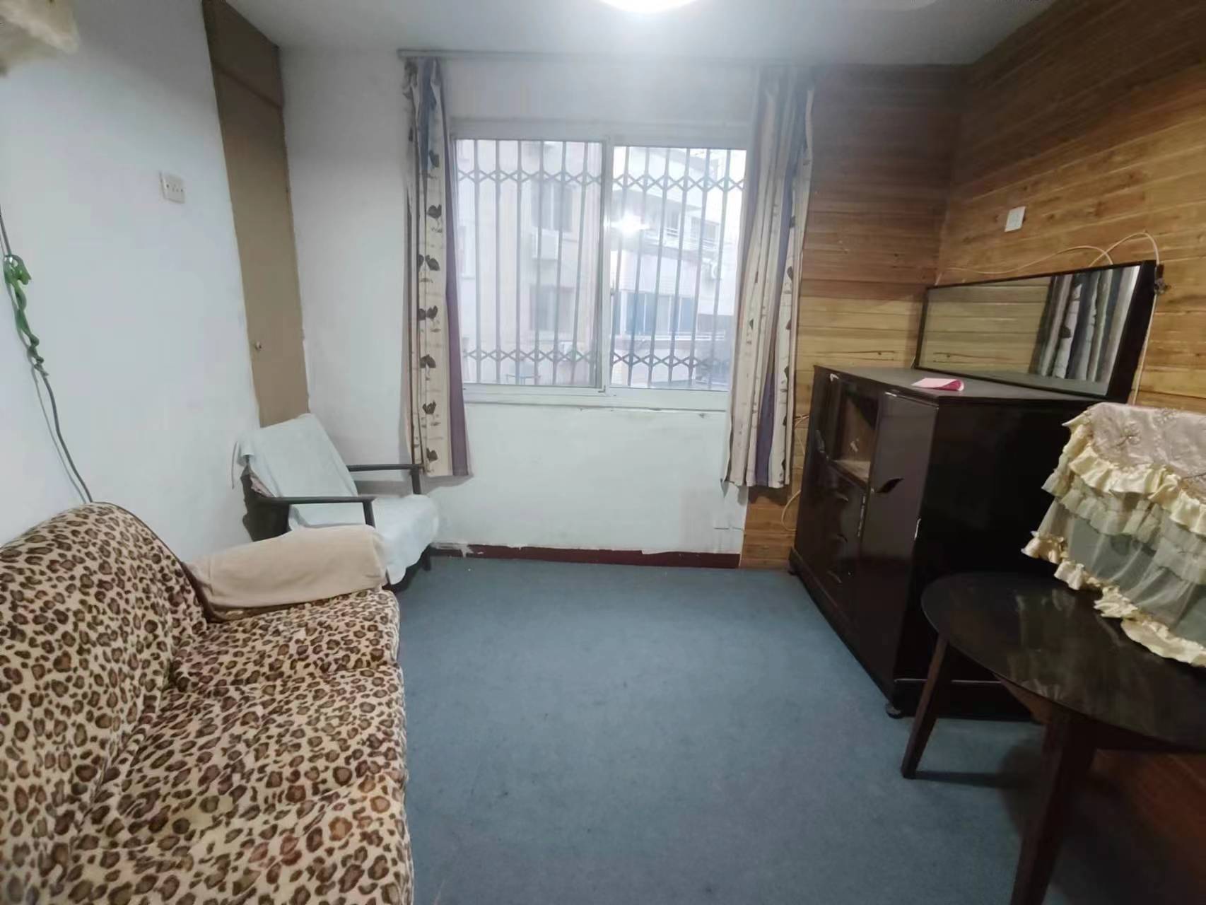 虹桥新村(朝霞路) 2室2厅1卫 66m²