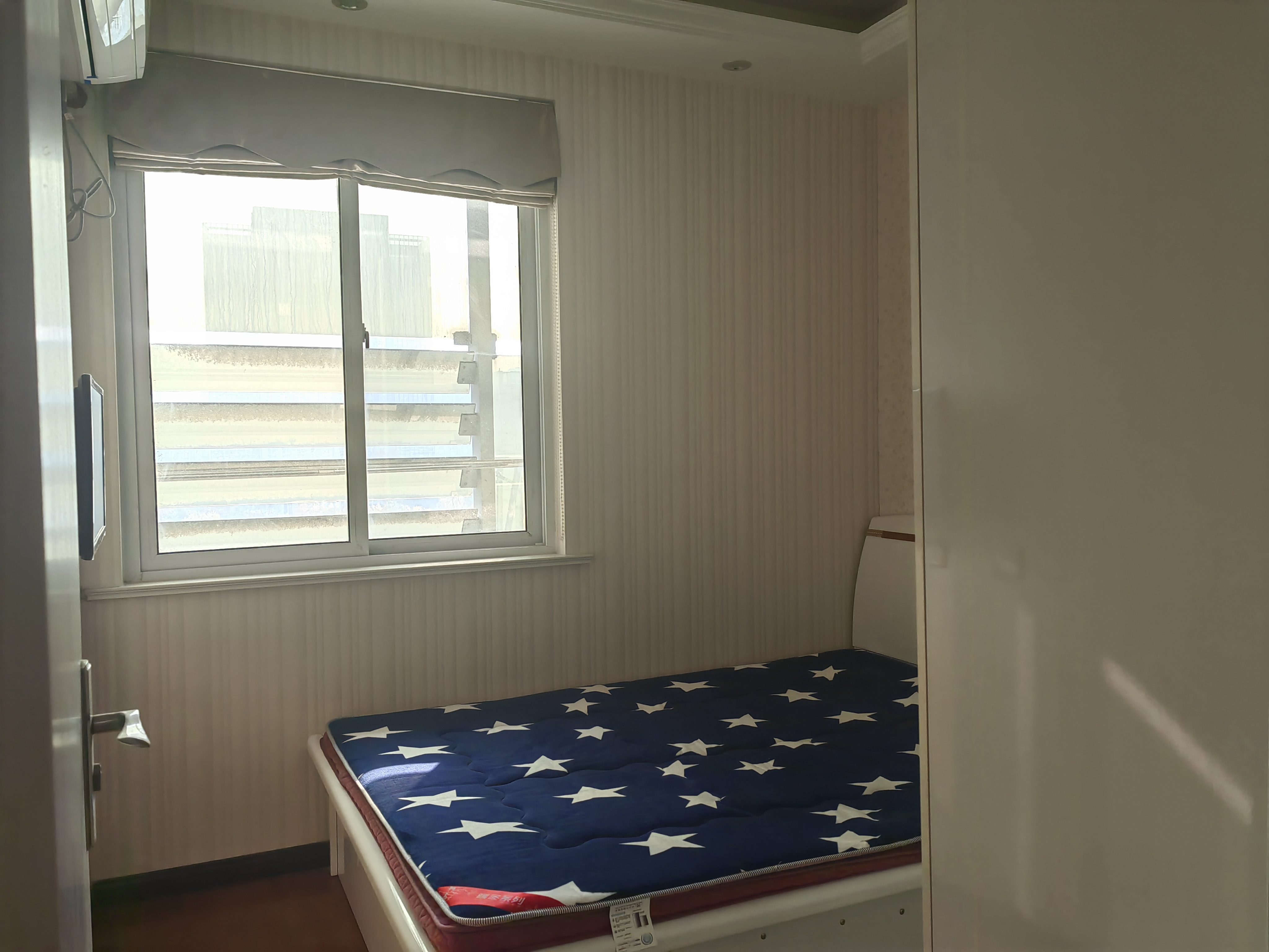 鑫湖国贸中心 1室1厅1卫 40m&sup2;