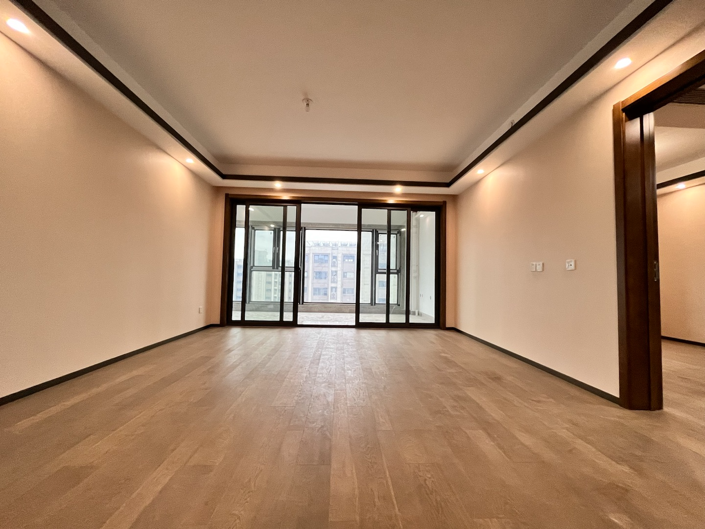 远创东樾 4室2厅3卫 155m&sup2;