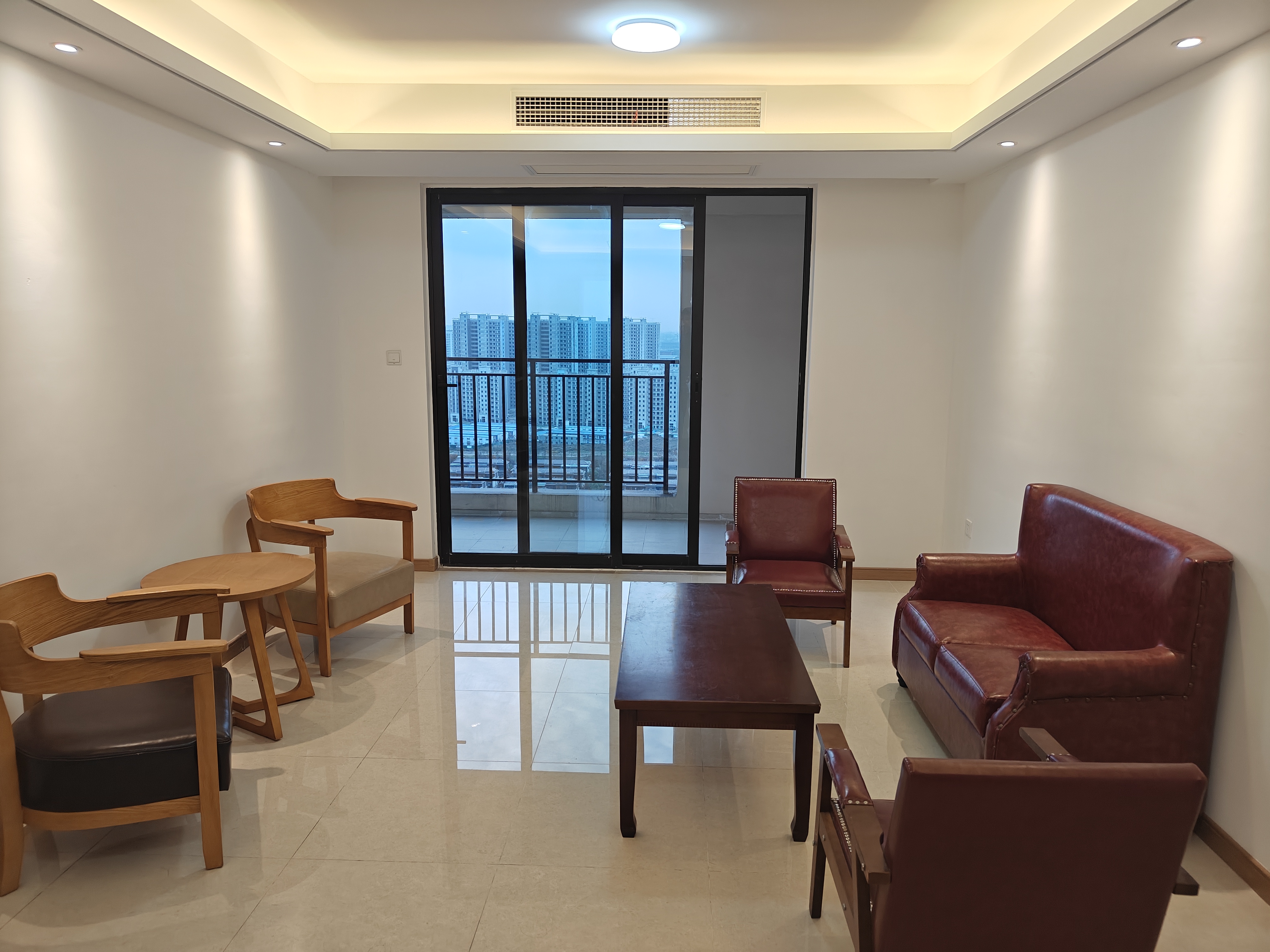 绿地新里城 3室2厅1卫 115m&sup2;
