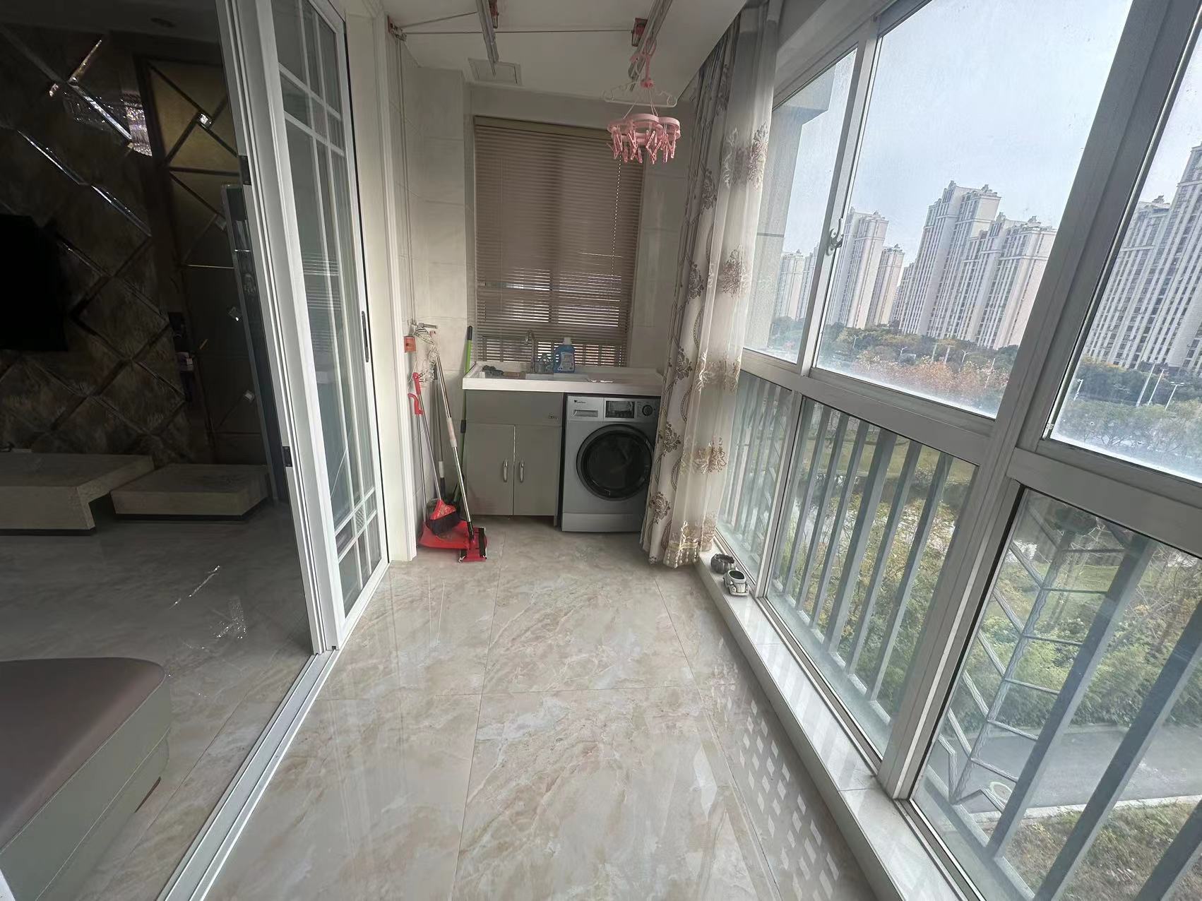 水榭花城 3室2厅1卫 125.00m&sup2;