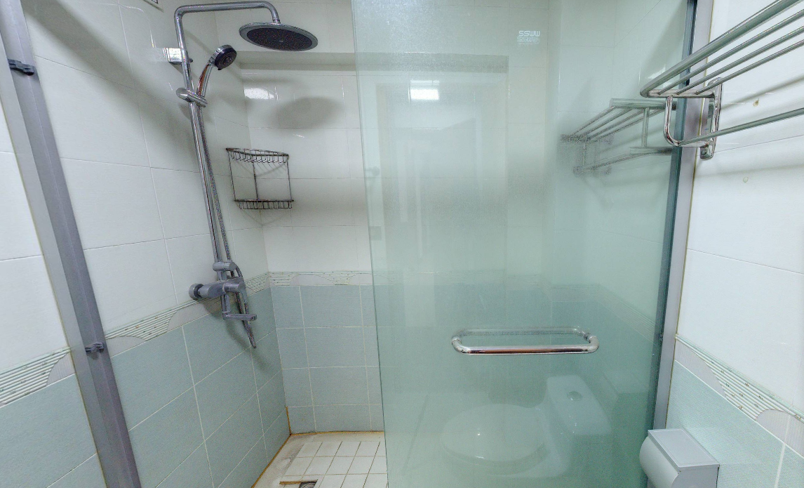东大俪鑫 5室2厅2卫 157m&sup2;
