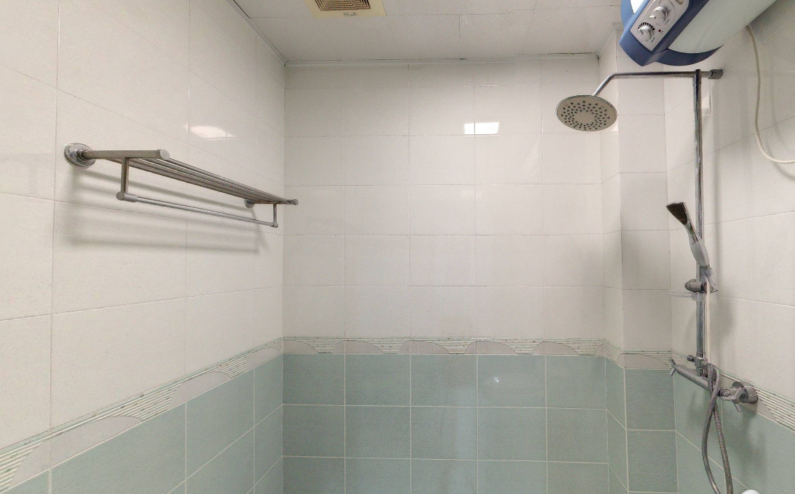 东大俪鑫 5室2厅2卫 157m&sup2;