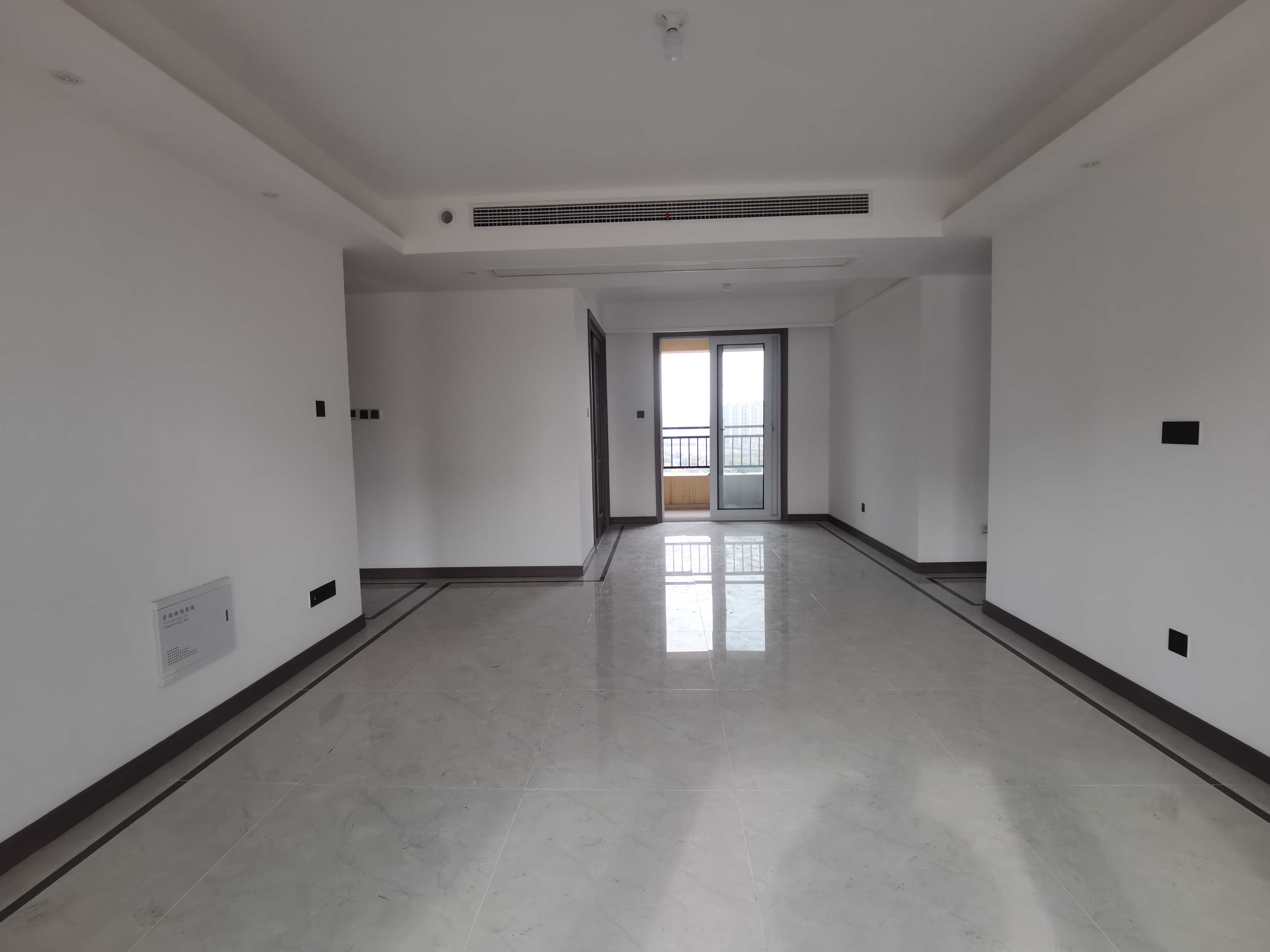 世茂云锦（九龙庭广场） 3室2厅2卫 145.32m&sup2;