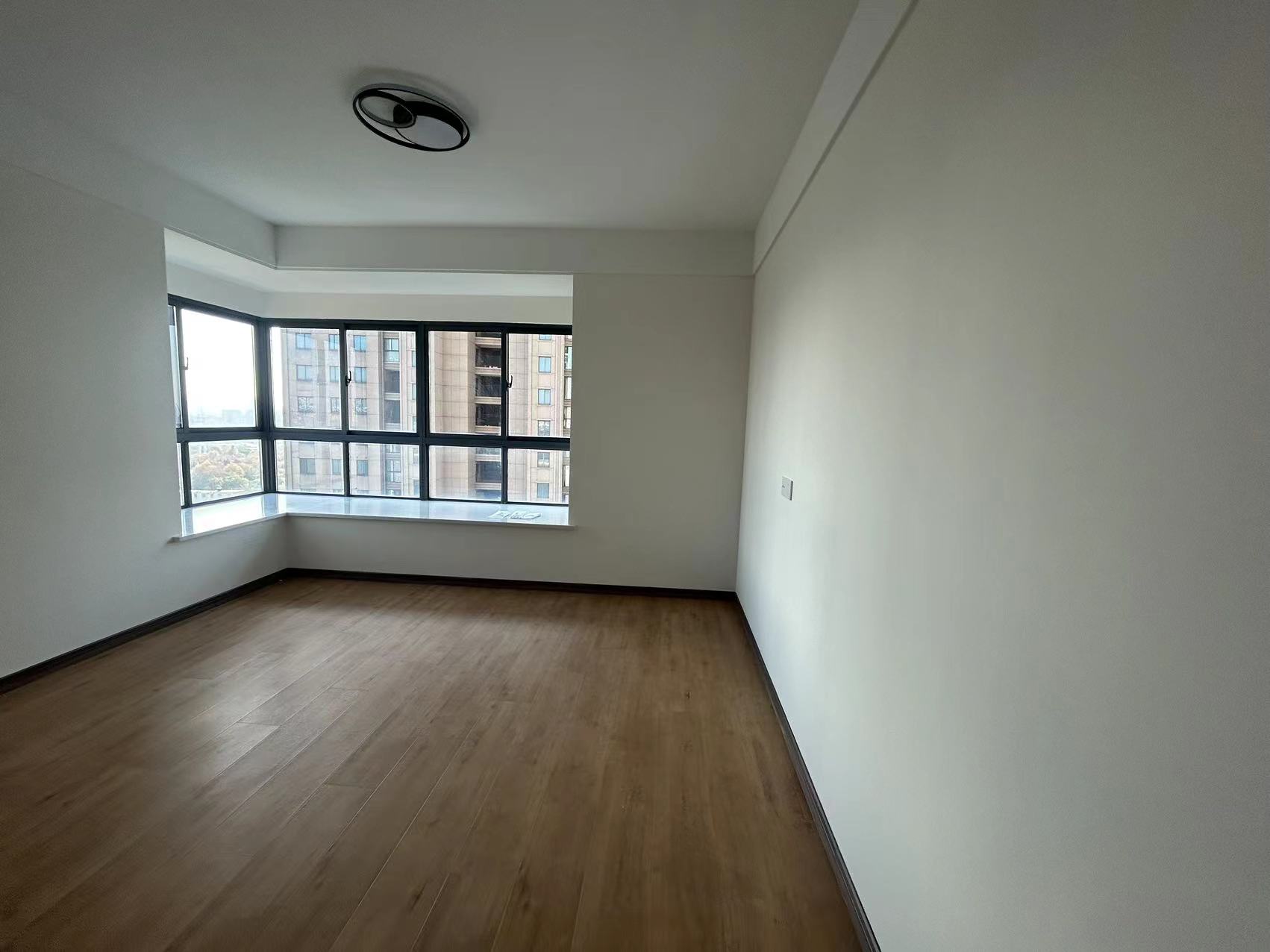 江景国际家园北区 3室2厅2卫 143.04m&sup2;