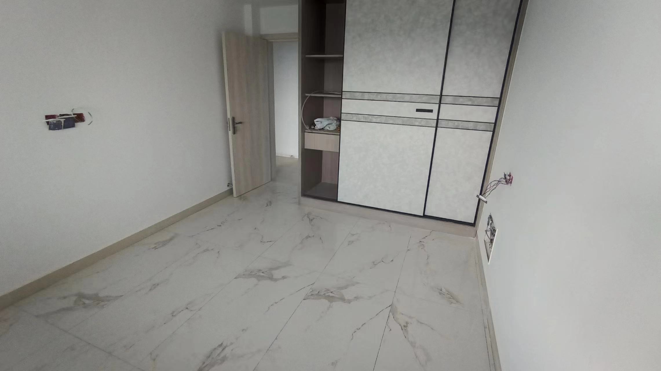 朝阳花苑 3室2厅2卫 121m&sup2;