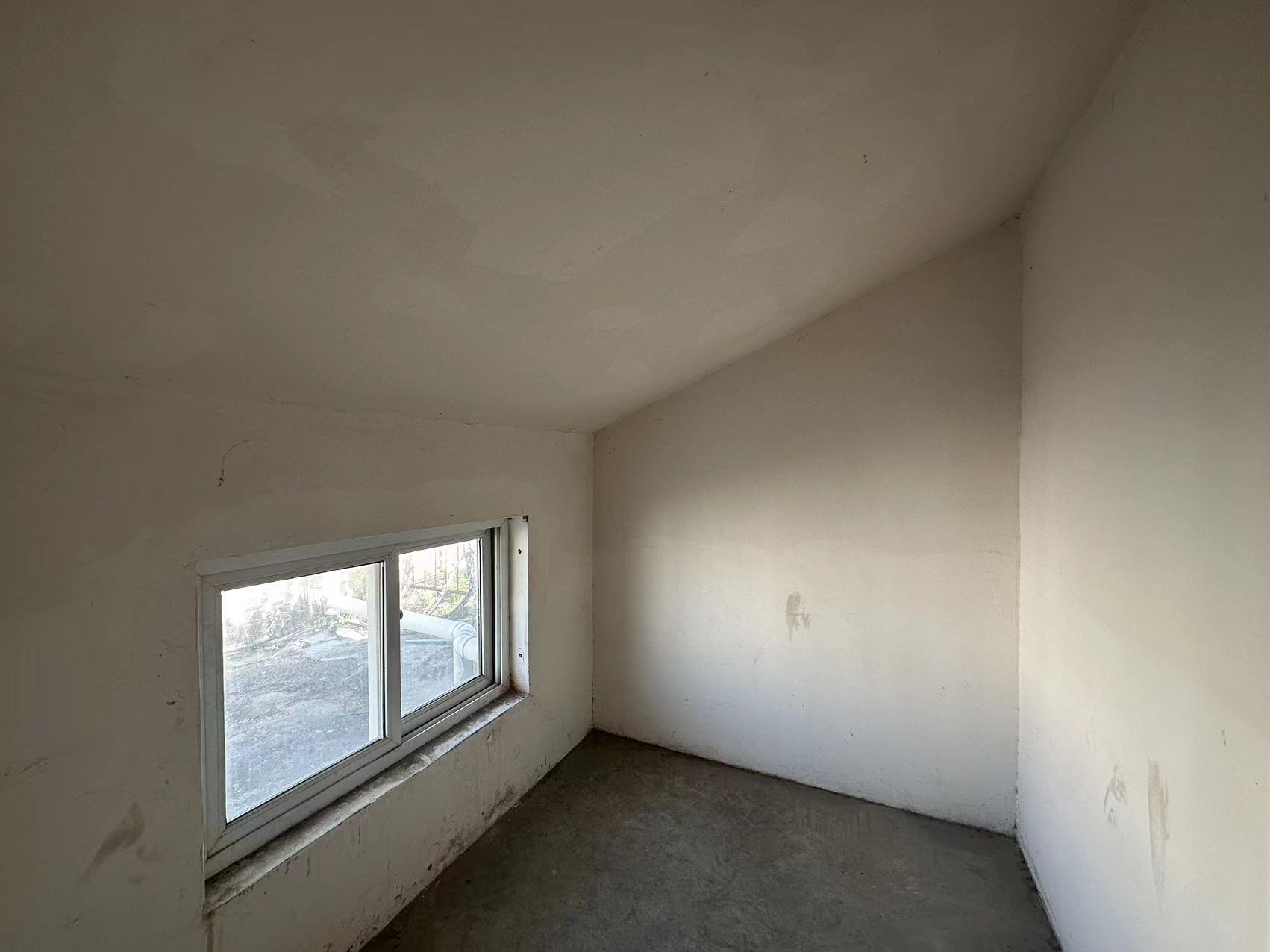祥泰花苑 4室2厅2卫 85m&sup2;