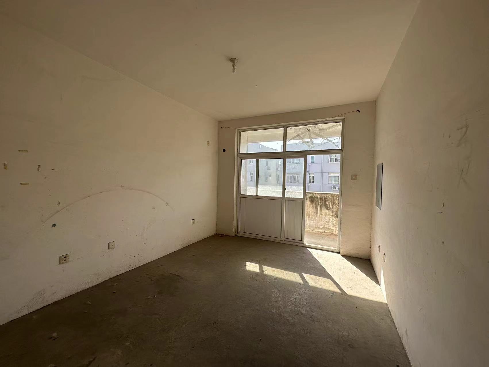 祥泰花苑 4室2厅2卫 85m&sup2;