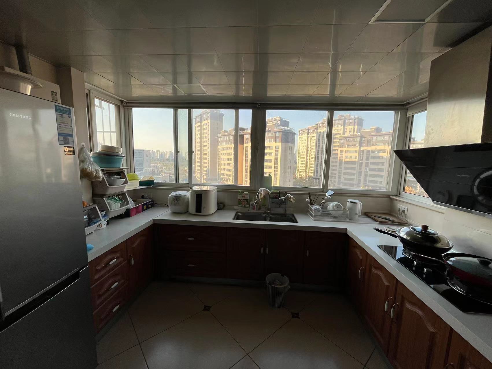 城港花苑东区 3室2厅2卫 121.00m&sup2;