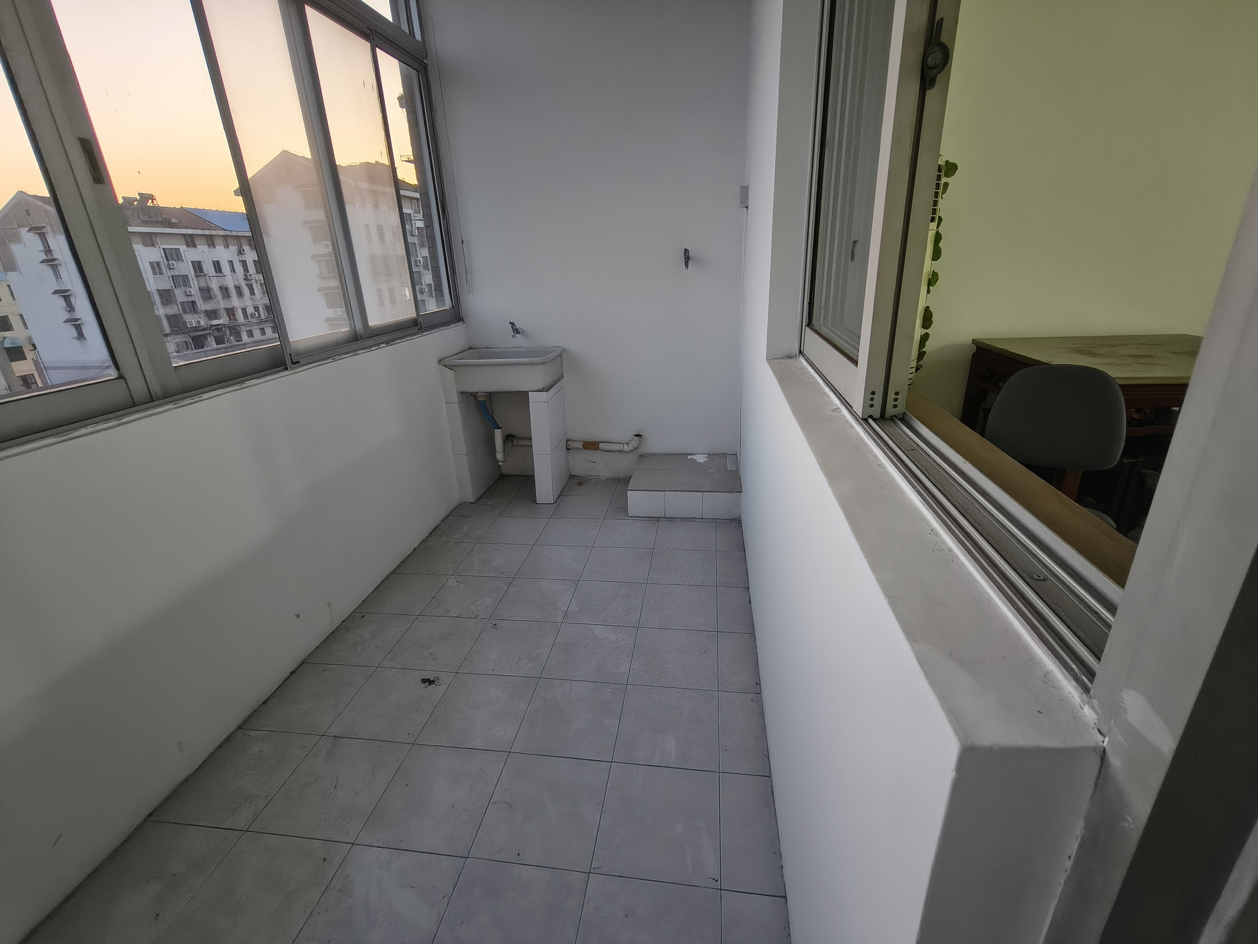 建筑一村 4室2厅2卫 151.4m&sup2;