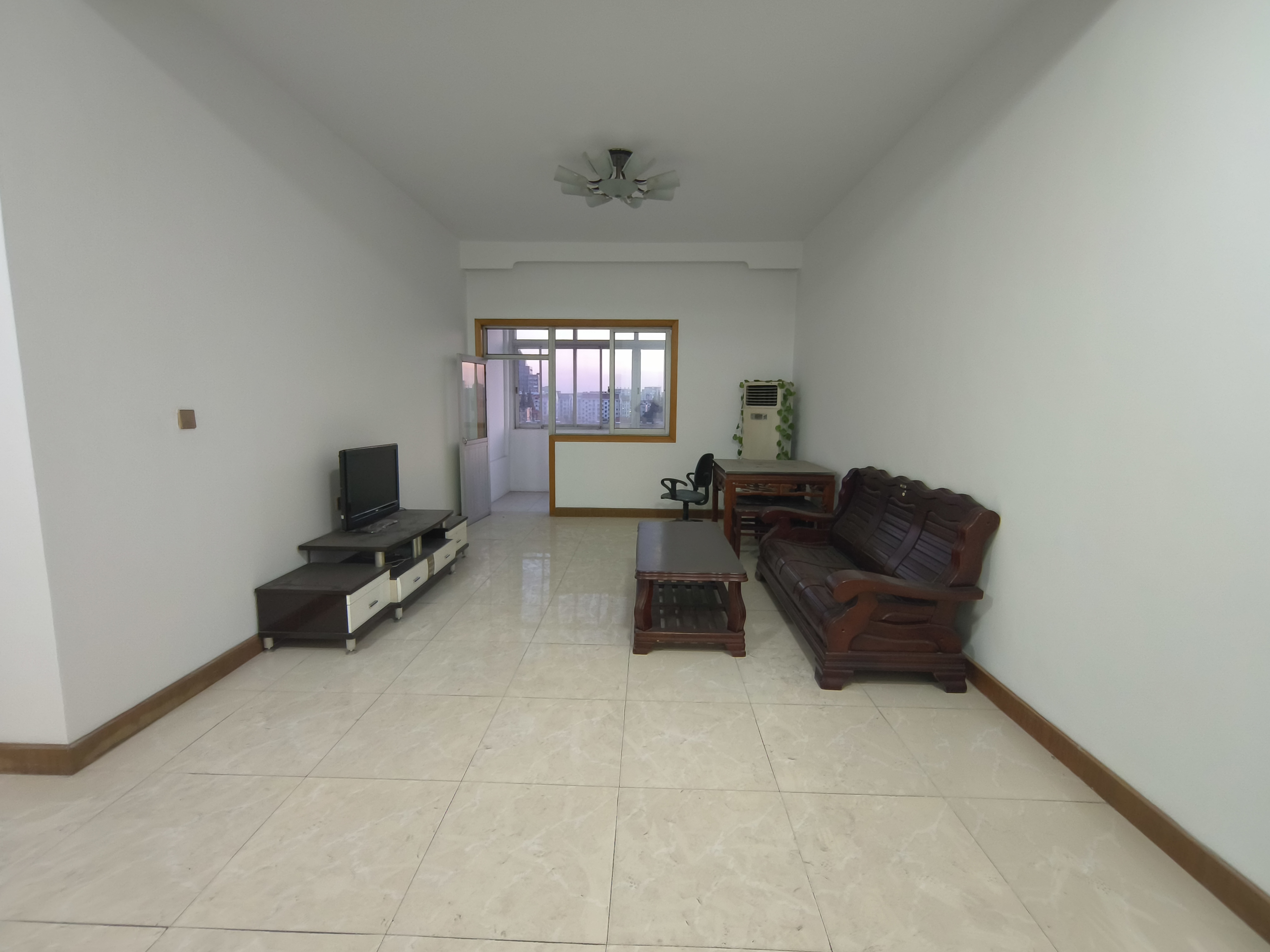 建筑一村 4室2厅2卫 151.4m&sup2;