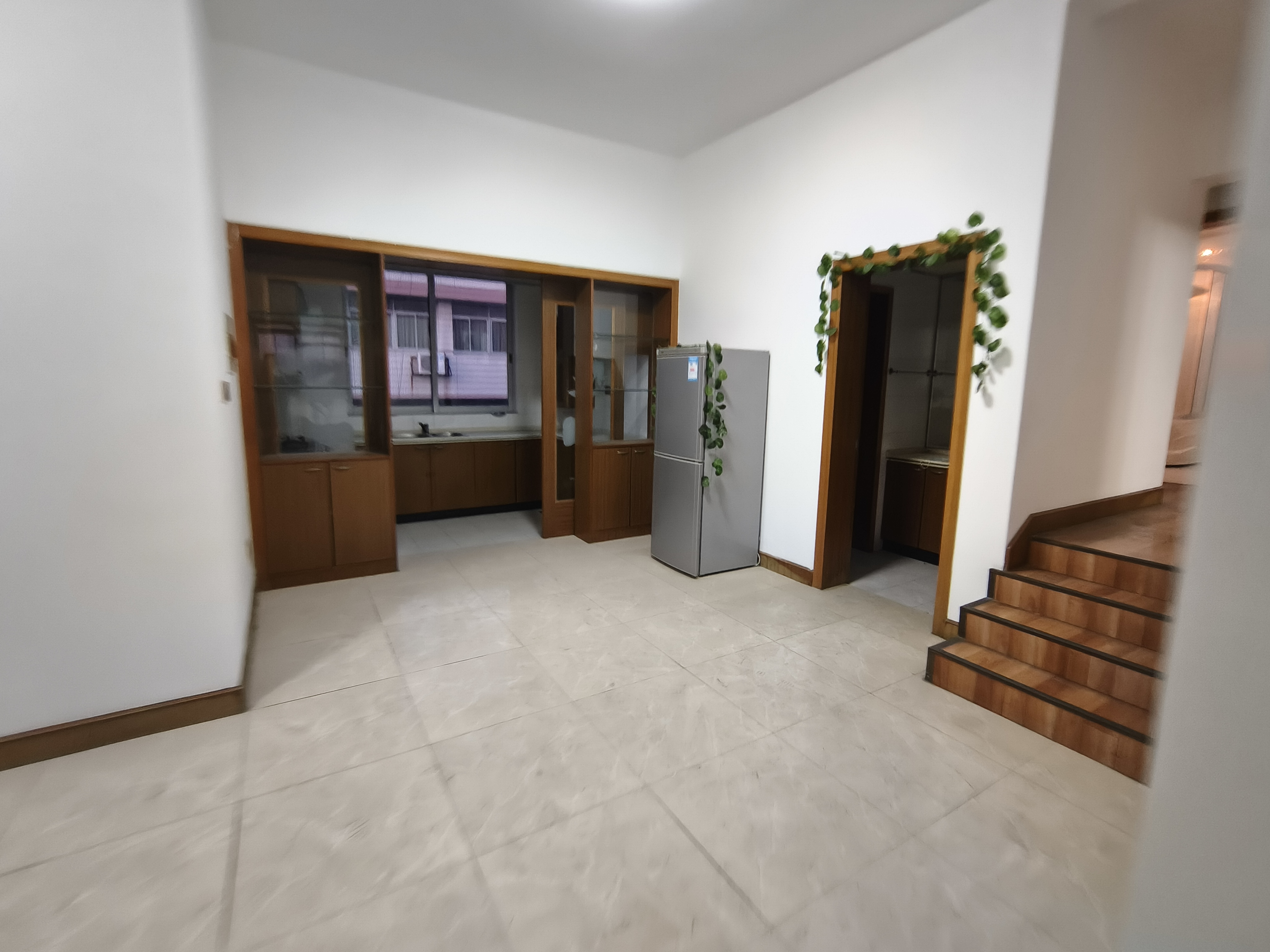 建筑一村 3室2厅1卫 151m&sup2;