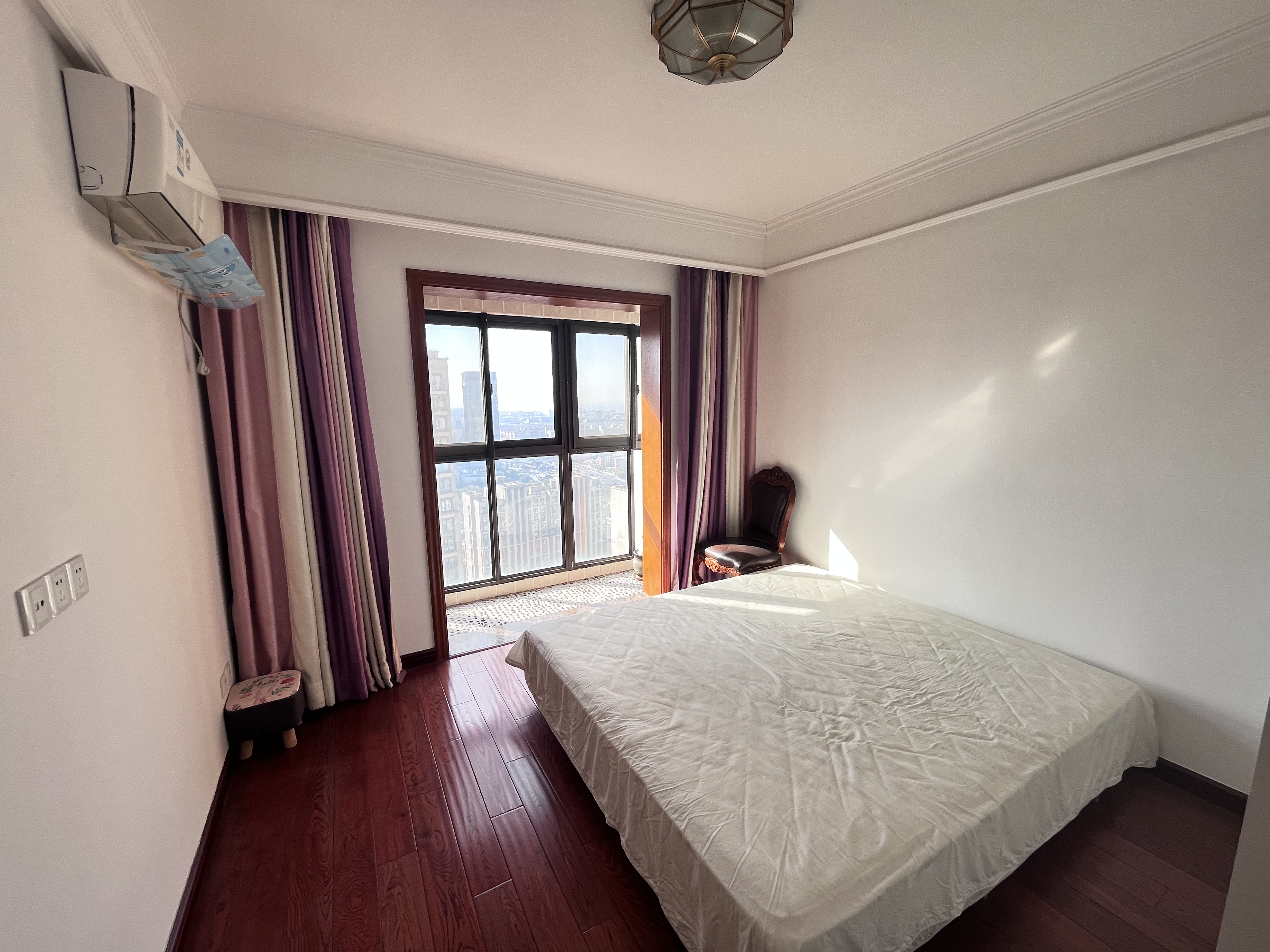 景瑞望府 4室2厅2卫 140m&sup2;